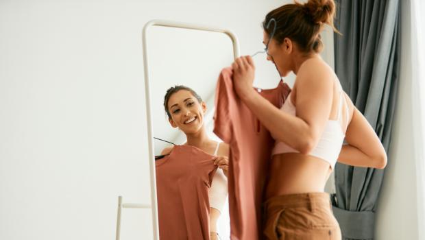 IL POTERE DELL’ABBIGLIAMENTO Come l’Abbigliamento Può Influenzare il Tuo Umore