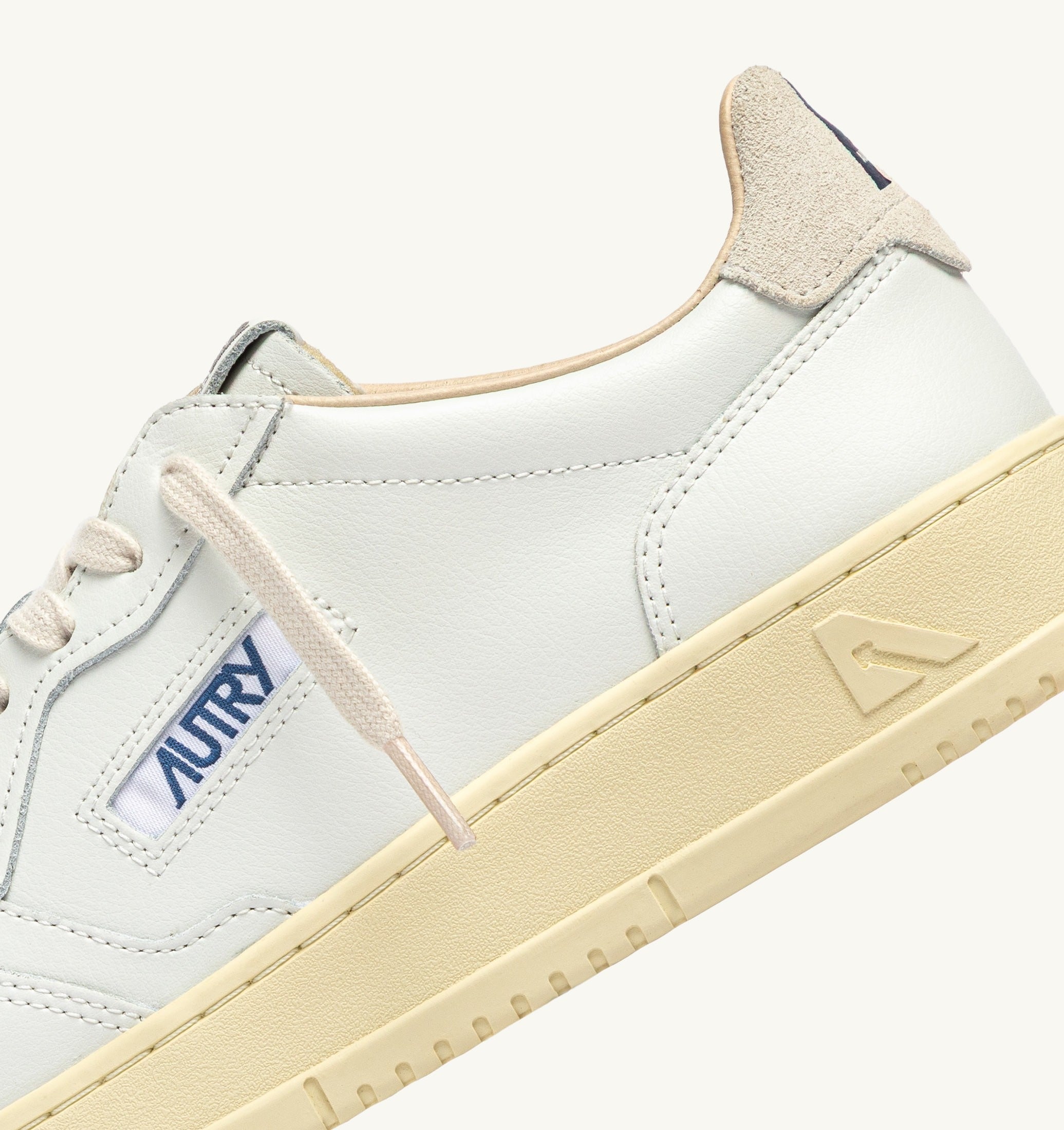 AUTRY SNEAKERS<BR/>SNEAKERS MEDALIST LOW IN PELLE BIANCA E SUEDE SNOW WHITE AULM BJ04 AUTRY ACTION SHOES