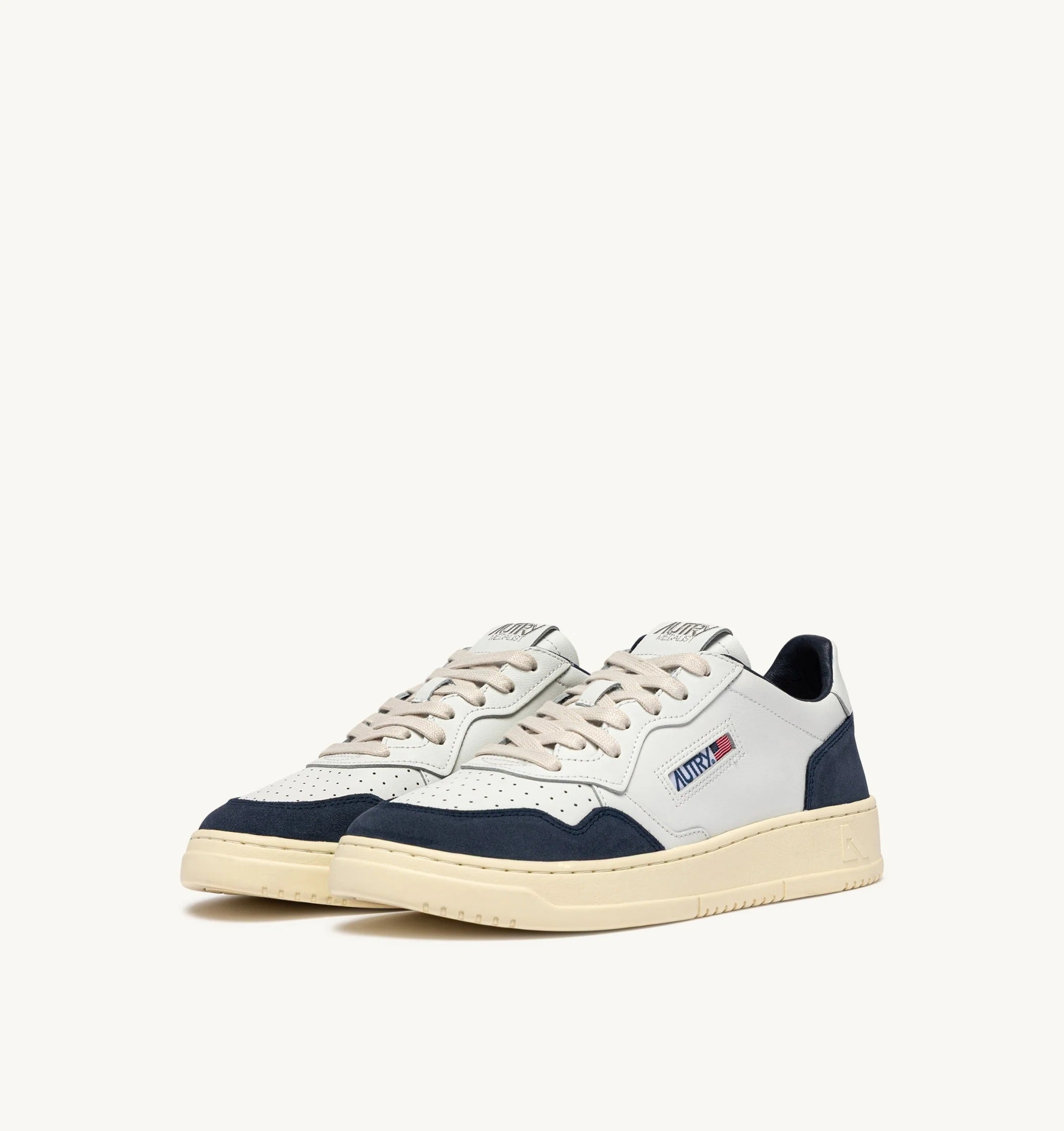 AUTRY SNEAKERS<BR/>SNEAKERS MEDALIST LOW IN PELLE BIANCA E SUEDE DENIM AULM FT22 AUTRY ACTION SHOES