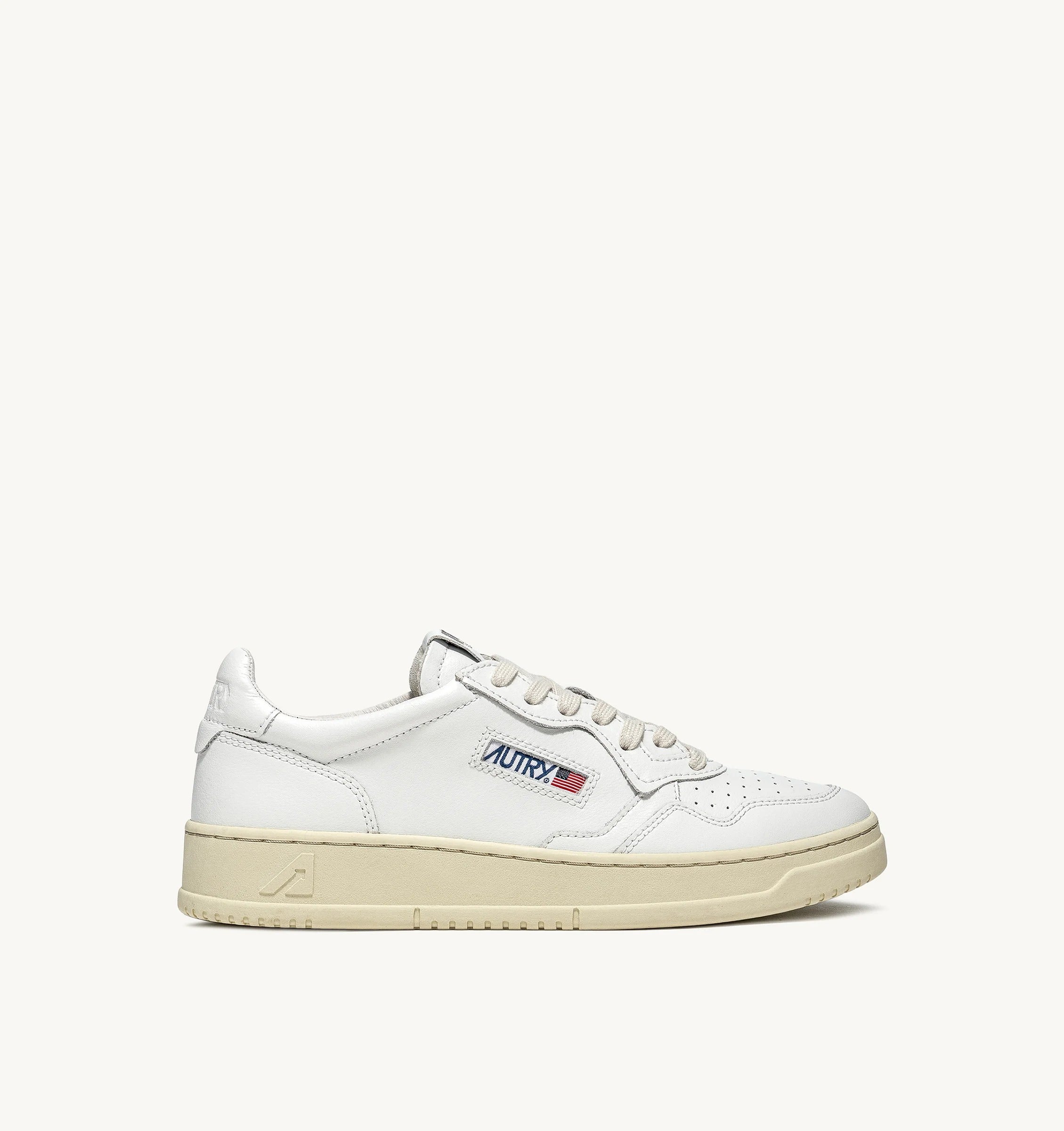 AUTRY SNEAKERS<BR/>SNEAKERS MEDALIST LOW IN PELLE BIANCA AULM LL15 AUTRY ACTION SHOES