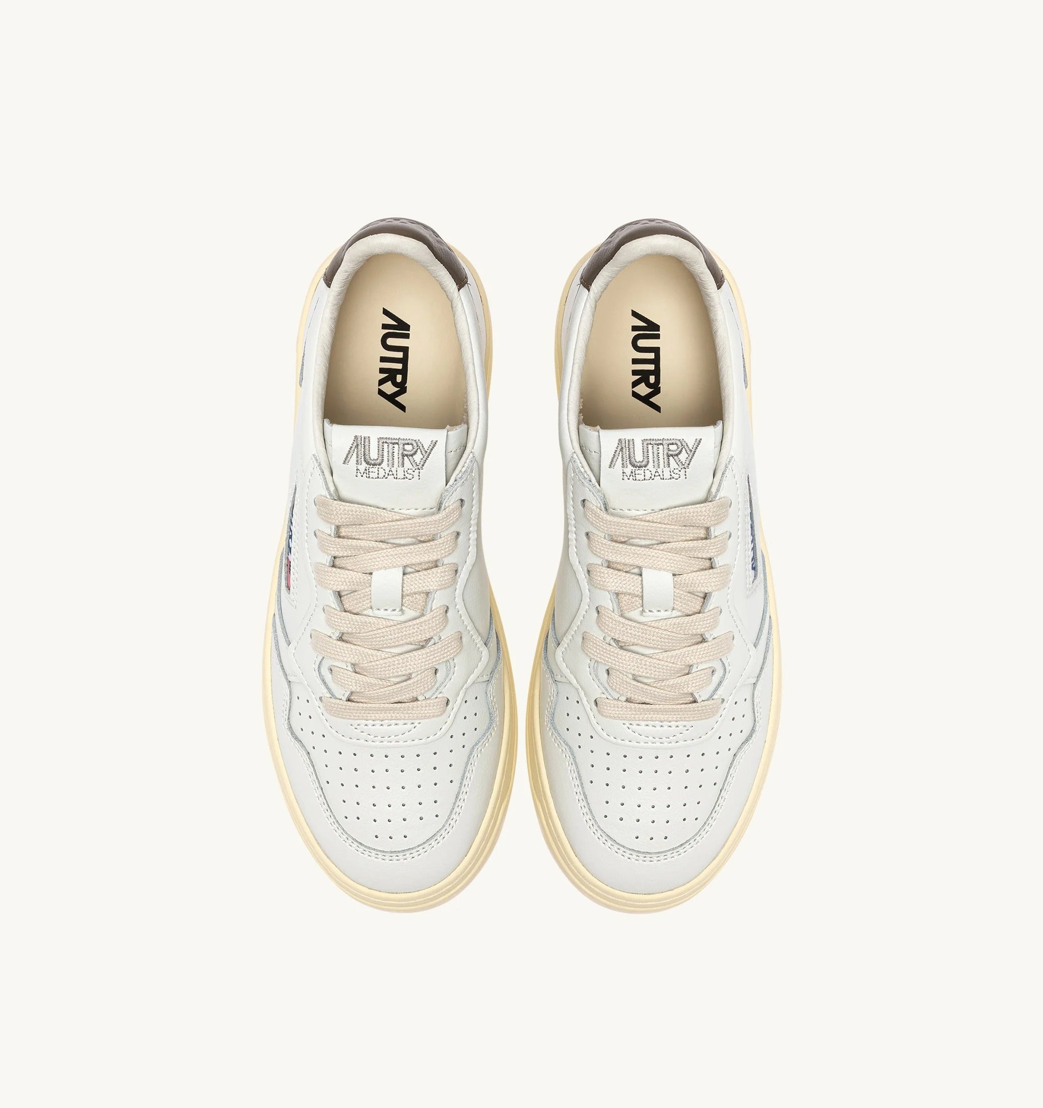AUTRY SNEAKERS<BR/>SNEAKERS MEDALIST LOW IN PELLE BIANCA E CHOCOLATE AULM LL28 AUTRY ACTION SHOES