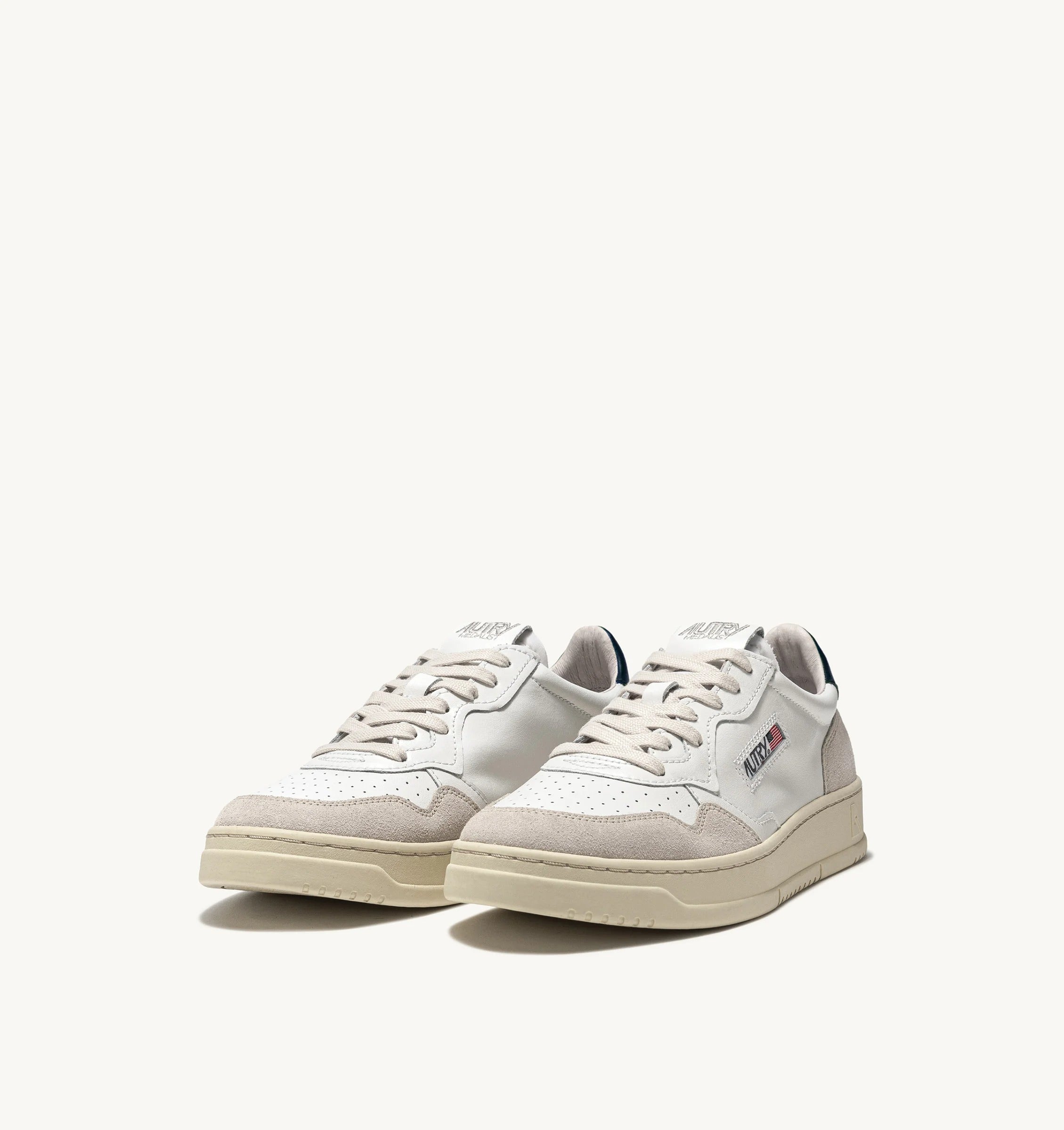 AUTRY SNEAKERS<BR/>SNEAKERS MEDALIST LOW IN PELLE BIANCA E BLU E SUEDE BEIGE AULM LS28 AUTRY ACTION SHOES