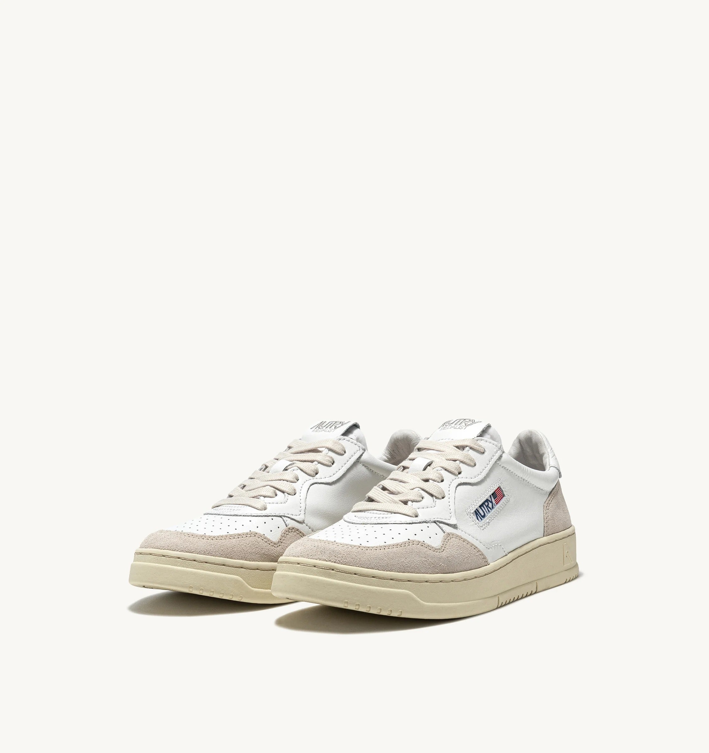 AUTRY SNEAKERS<BR/>SNEAKERS MEDALIST LOW IN PELLE BIANCA E SUEDE BEIGE AULM LS33 AUTRY ACTION SHOES