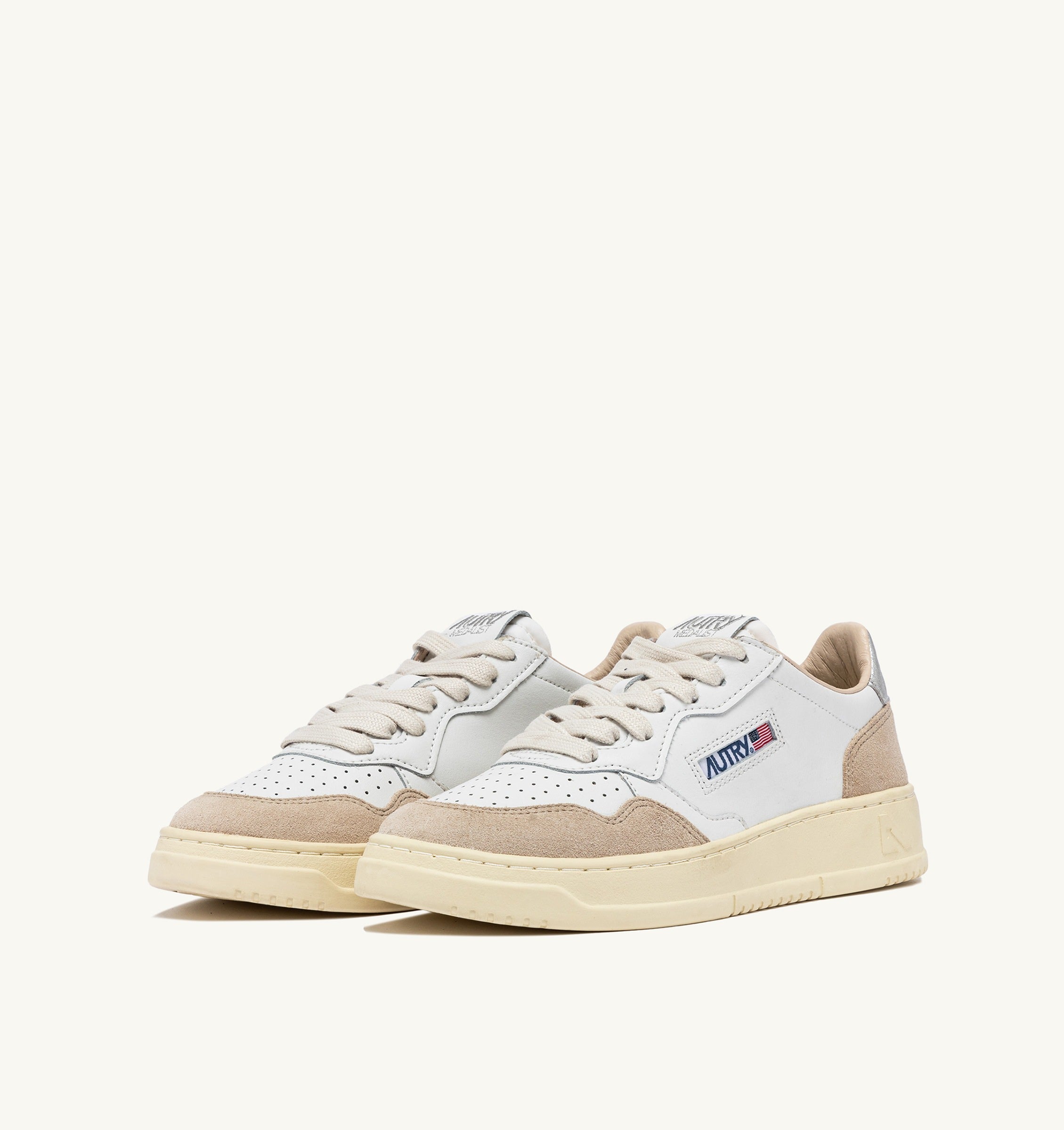 AUTRY SNEAKERS<BR/>SNEAKERS MEDALIST LOW IN PELLE E SUEDE BIANCA E ARGENTO AULW LS74 AUTRY ACTION SHOES