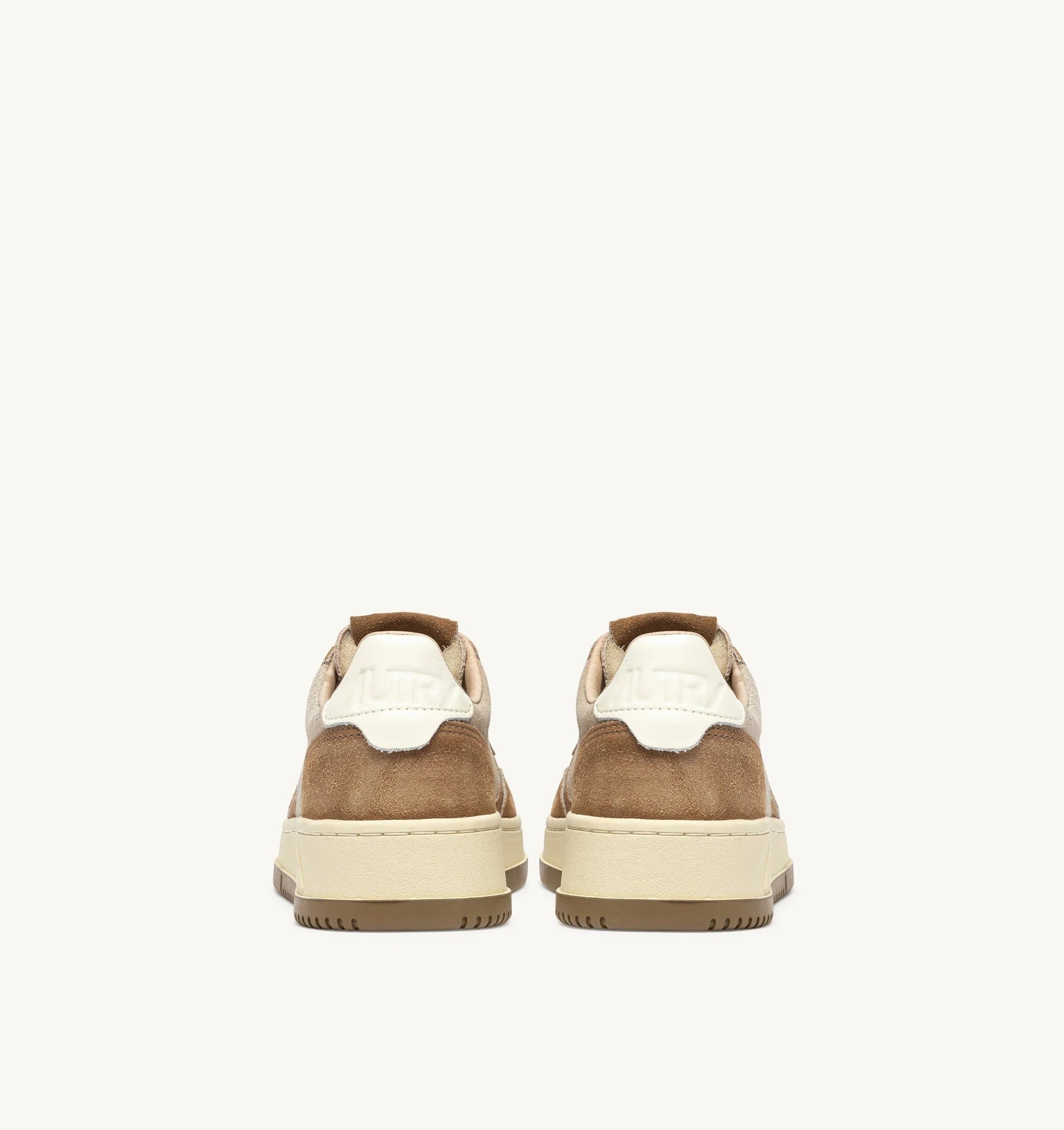 AUTRY SNEAKERS<BR/>SNEAKERS MEDALIST LOW IN SUEDE PLATINO E BEIGE SUGAR AULW YB01 AUTRY ACTION SHOES