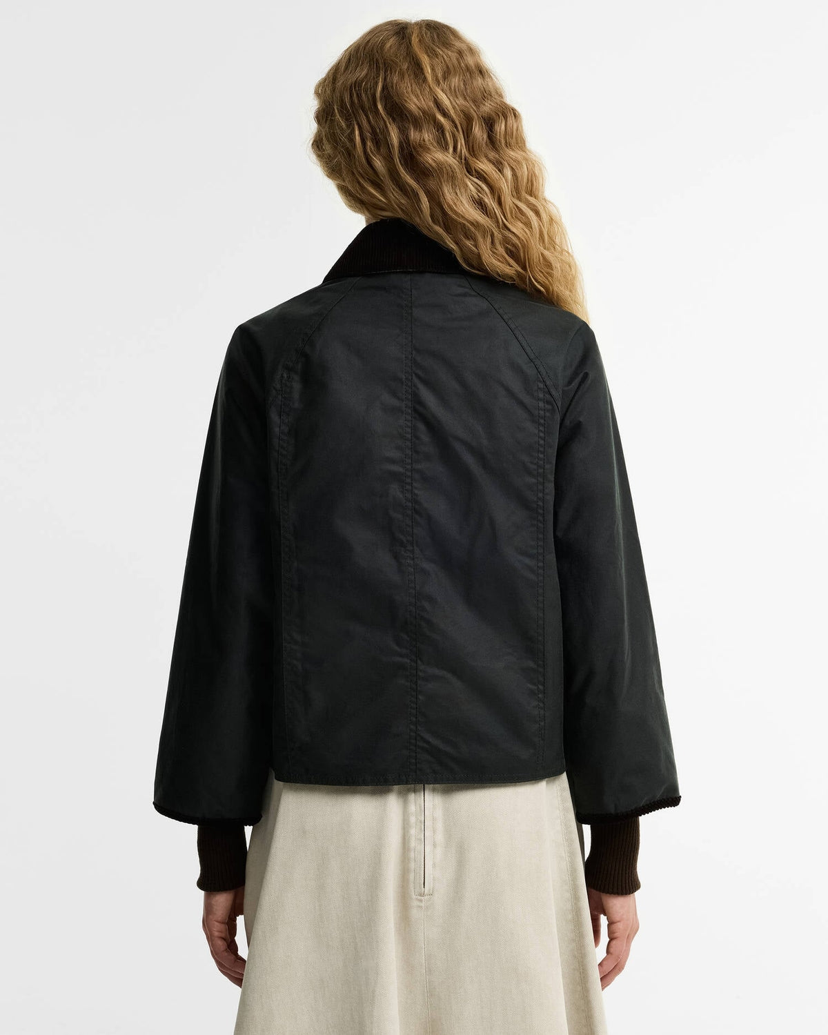 Giacca cerata Beadnell dal taglio crop LWX1403 SG51 BARBOUR