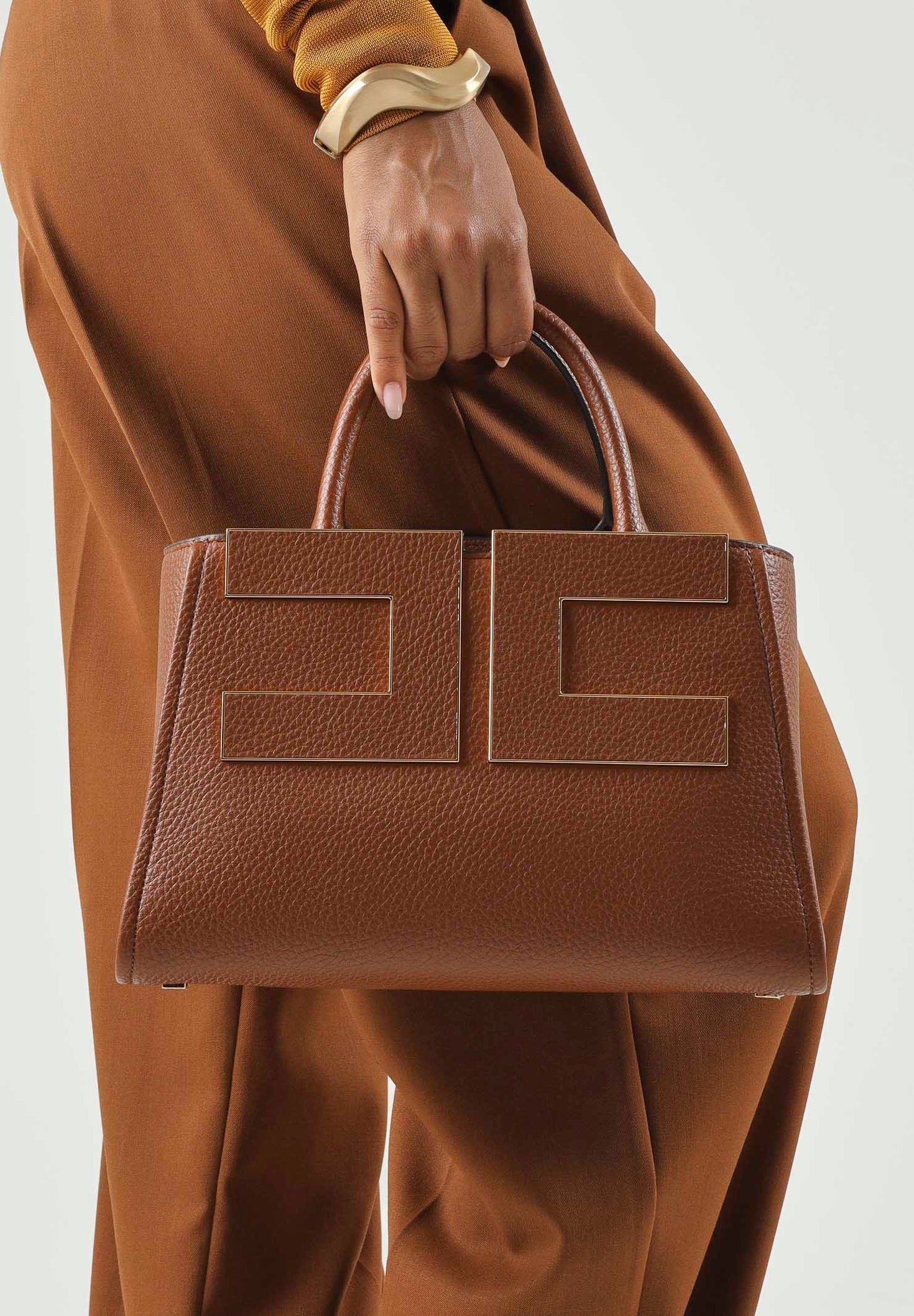 ELISABETTA FRANCHI Borsa a mano brown sugar- marrone con maxi logo frontale BS06A66E2 FK3 ELISABETTA FRANCHI