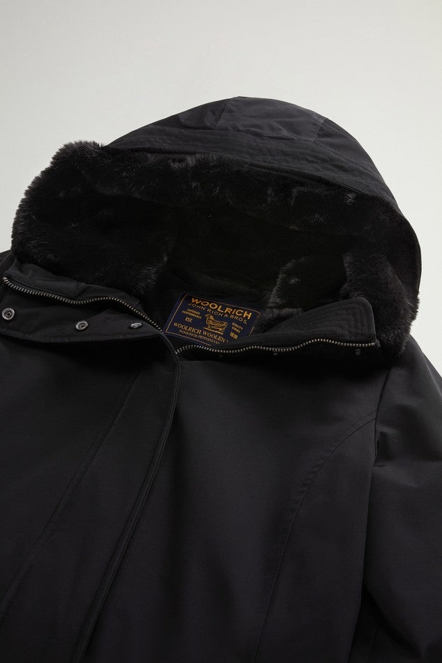 Heritage Boulder Parka in Ramar Cloth<BR/> CFWWOU2265FRUT0001 BLK WOOLRICH
