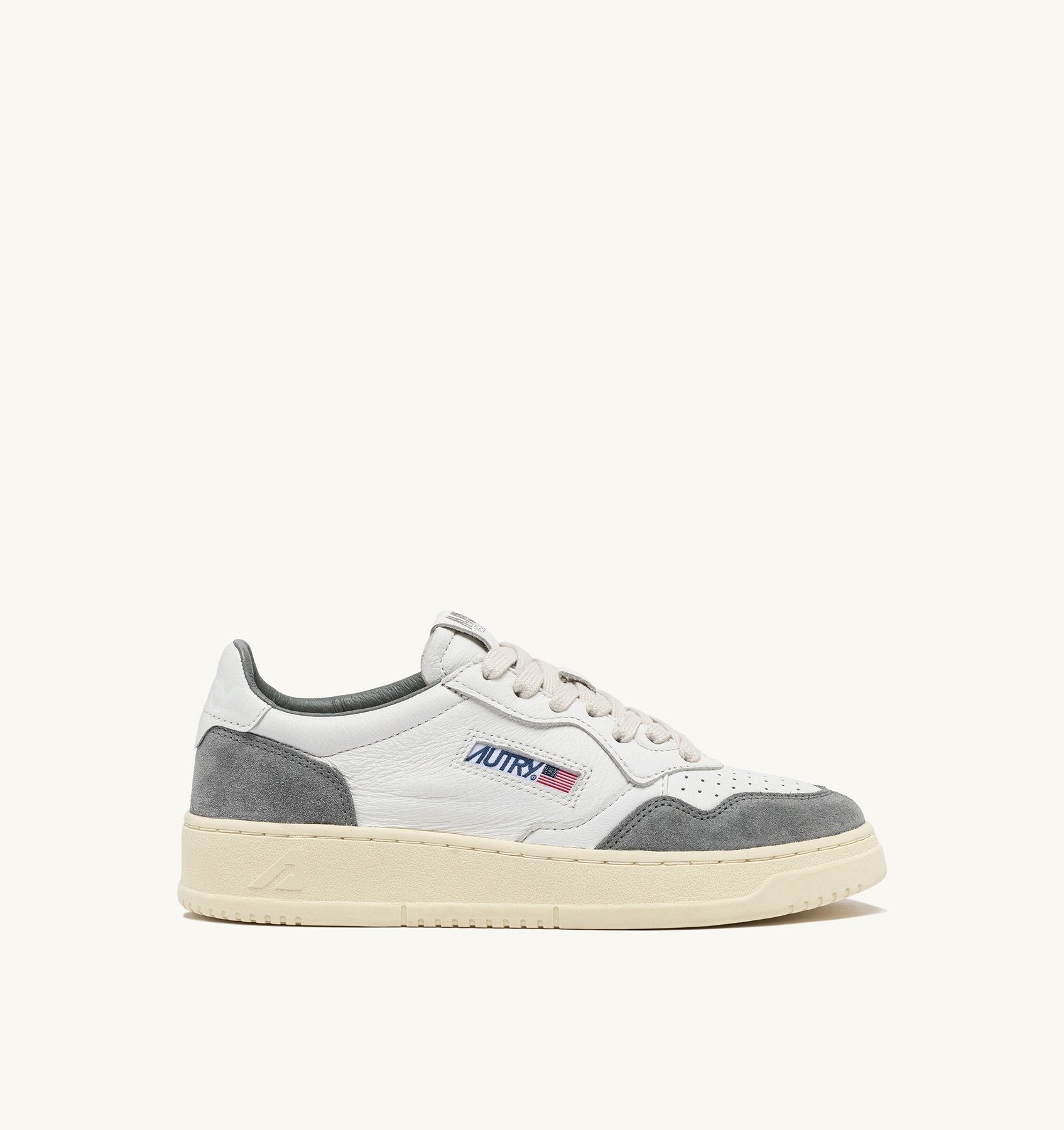 SNEAKERS UOMO MEDALIST LOW IN PELLE E SUEDE BIANCA E GRIGIA AULM GS37 AUTRY ACTION SHOES