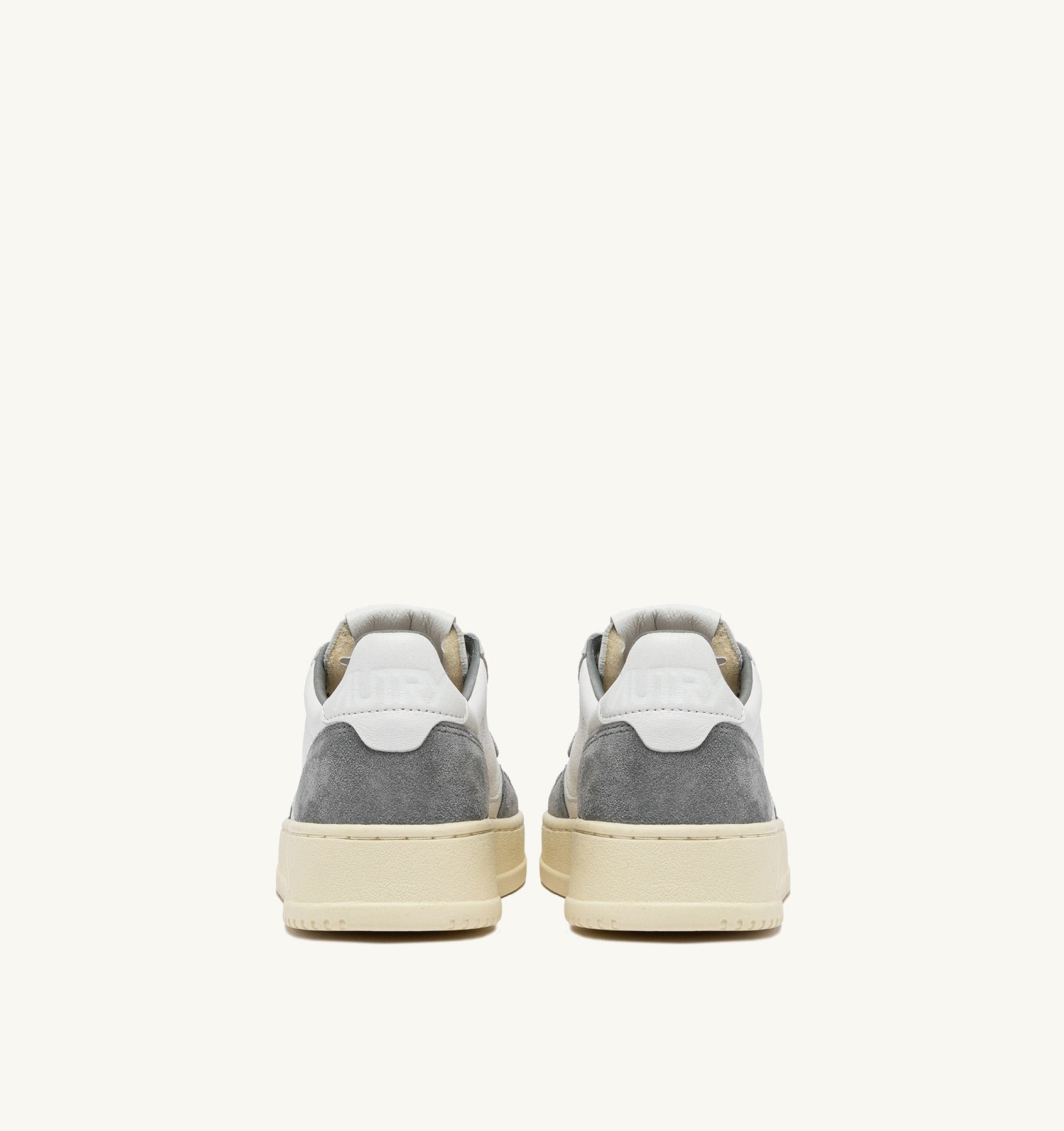 SNEAKERS UOMO MEDALIST LOW IN PELLE E SUEDE BIANCA E GRIGIA AULM GS37 AUTRY ACTION SHOES