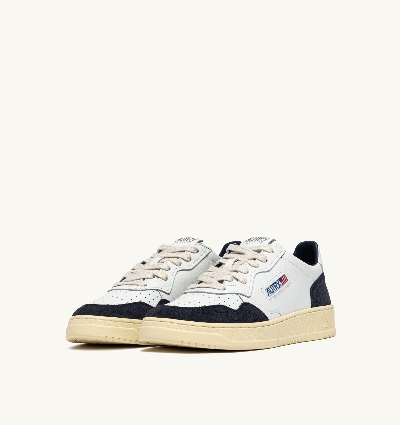 SNEAKERS MEDALIST LOW IN PELLE BIANCA E SUEDE OCEANO AULM FT07 AUTRY ACTION SHOES