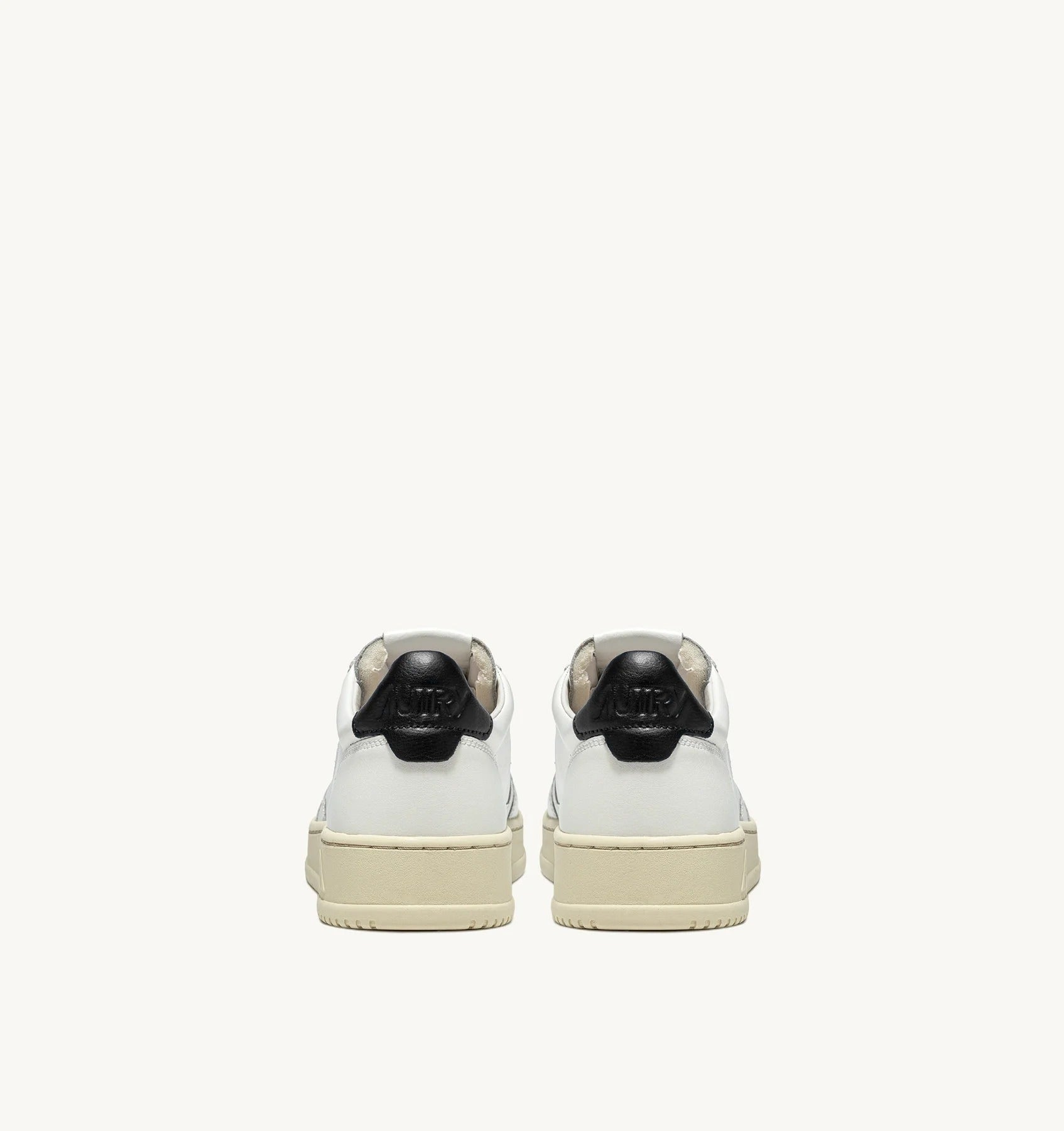 SNEAKERS MEDALIST LOW IN PELLE BIANCA E NERA AULM LL22 AUTRY ACTION SHOES