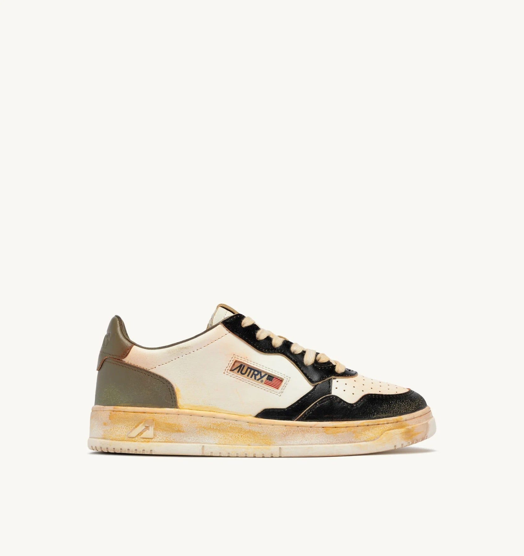 SNEAKERS MEDALIST LOW SUPER VINTAGE IN PELLE BIANCA NERA E COVERT GREEN<BR/> AVLM SV06 AUTRY ACTION SHOES