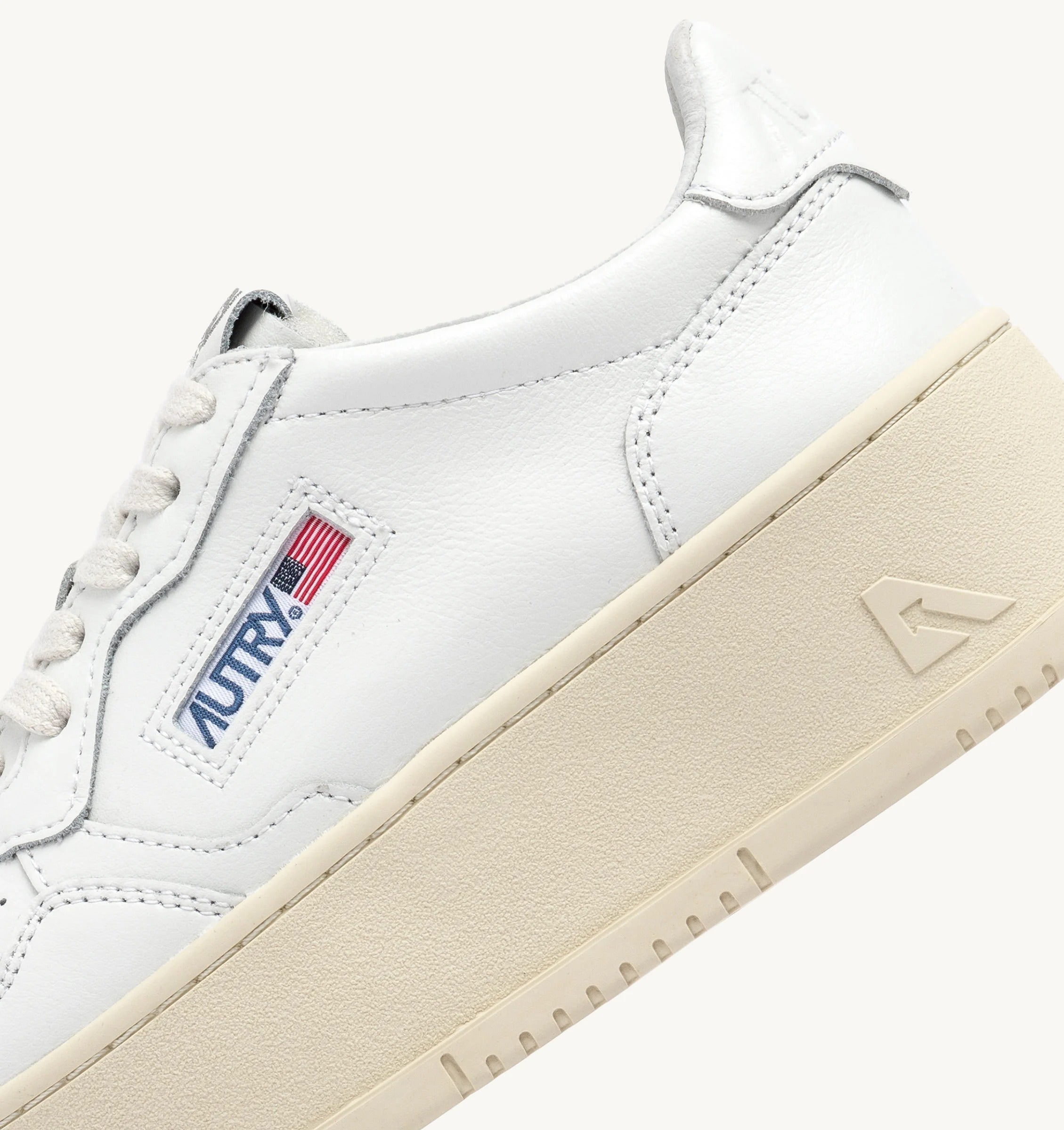 SNEAKERS MEDALIST PLATFORM IN PELLE BIANCA<BR/> PTLW WLL15 AUTRY ACTION SHOES