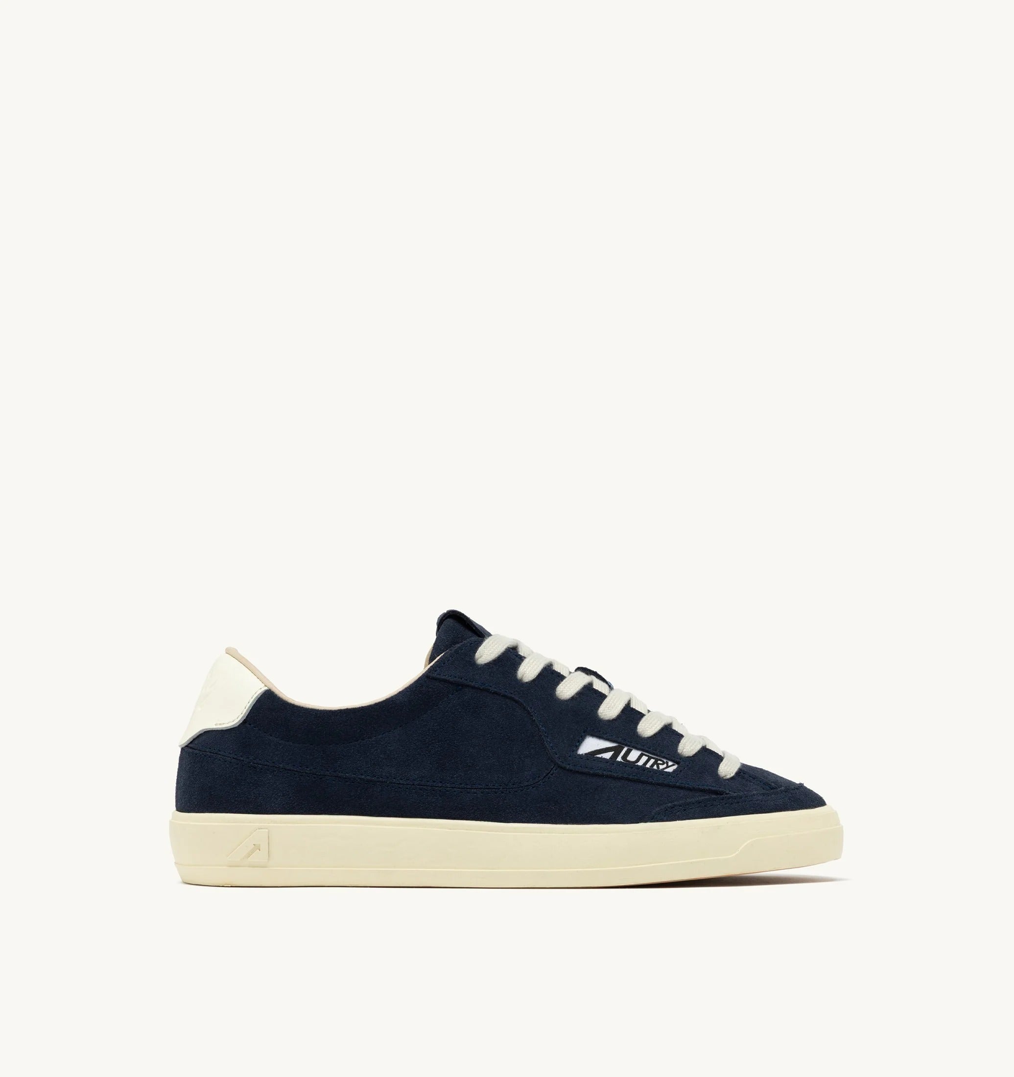 SNEAKERS WINDSCAPE LOW IN SUEDE NAVY E MARSHMALLOW<BR/> SCLM KT05 AUTRY ACTION SHOES