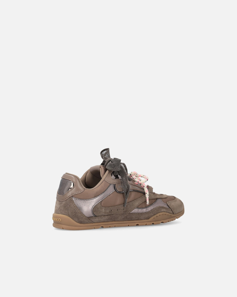Sneakers con lacci doppi e applicazioni<BR/> SS0185P076 L72 PINKO