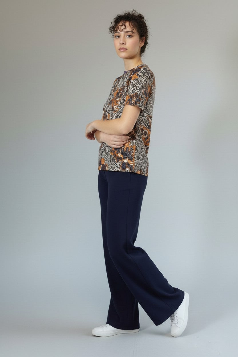 T-shirt Weekend Max Mara girocollo e maniche corte con fantasia all over.<BR/><BR/> WKDBUSSOLA 009 WEEKEND