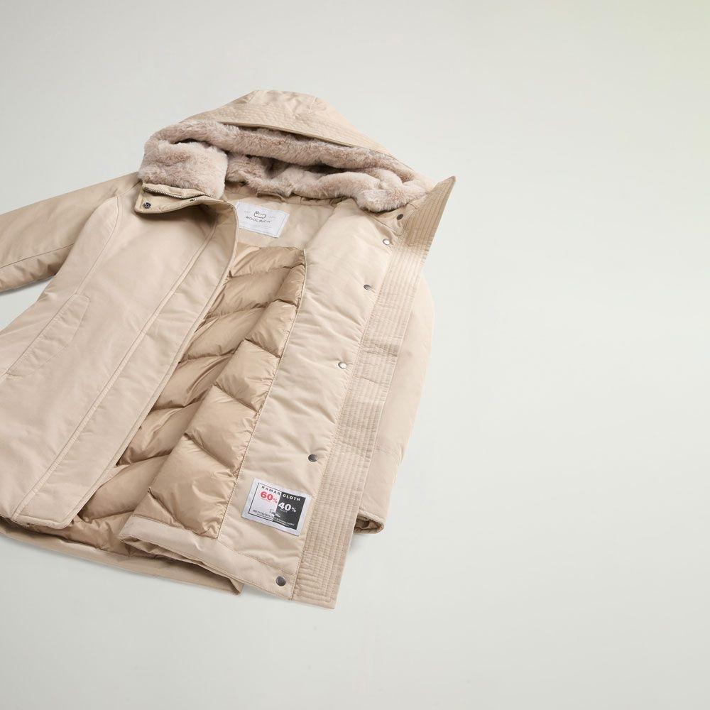 Boulder Parka in Ramar Cloth con cappuccio e collo removibile in pelliccia sintetica<BR/> CFWWOU0724FRUT0001 OXT WOOLRICH