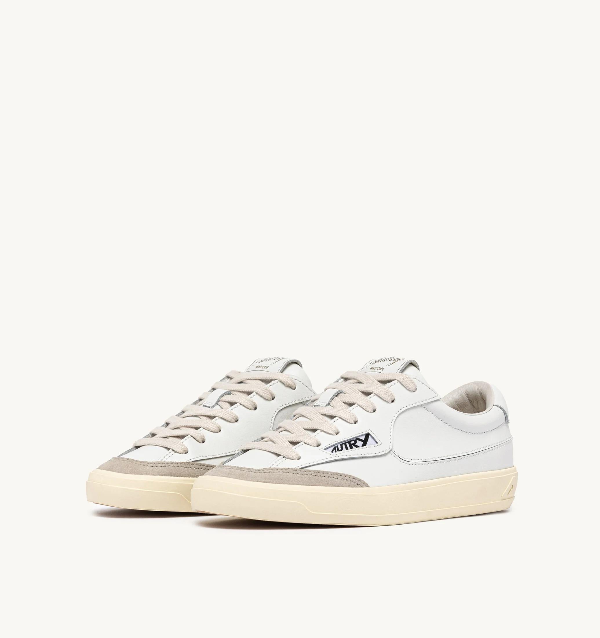 SNEAKERS WINDSCAPE LOW IN PELLE BIANCA<BR/> SCLW UK01 AUTRY ACTION SHOES