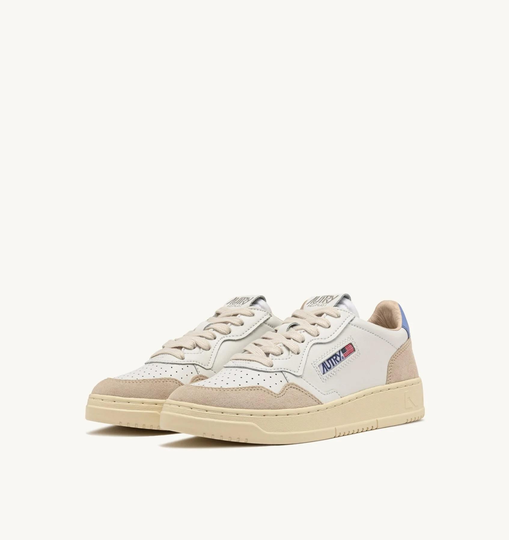 SNEAKERS MEDALIST LOW IN SUEDE E PELLE BIANCA E DELLA ROBBIA BLUE AULW LS04 AUTRY ACTION SHOES