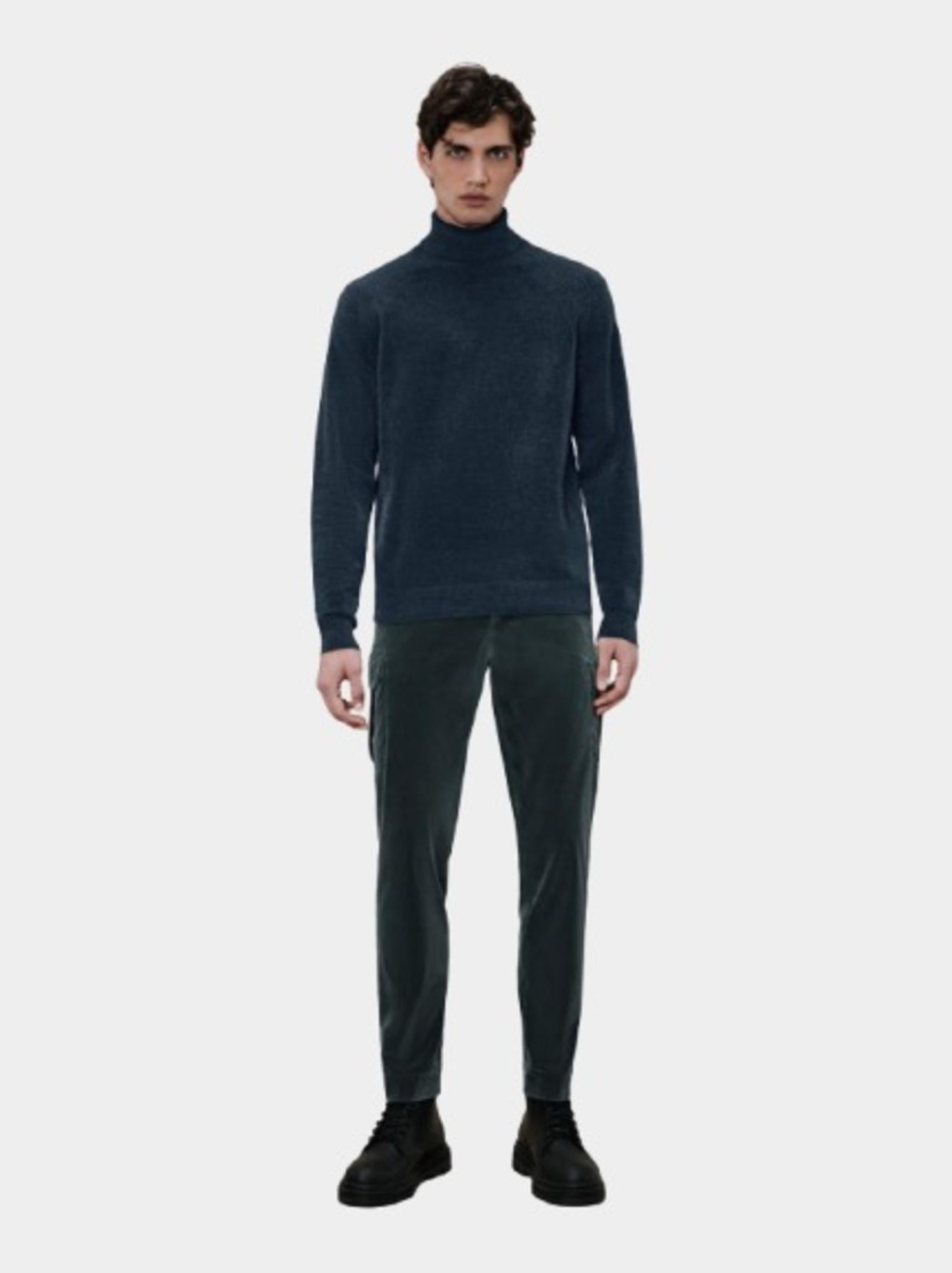 Maglia uomo dolcevita in ciniglia vellutata