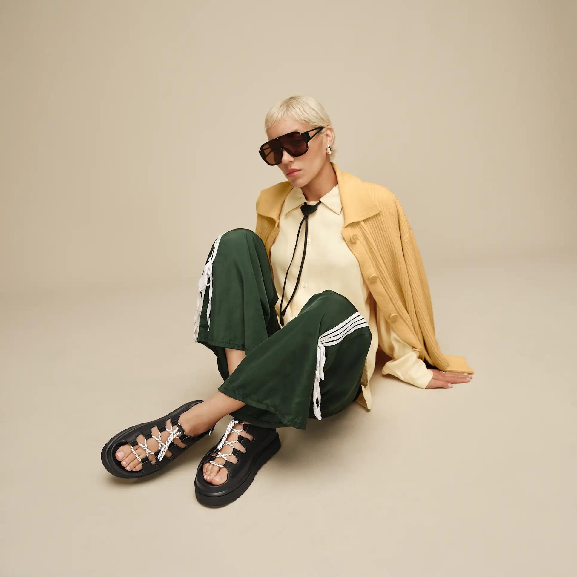 Donna Sandali GoldenGlow Toggle<BR/> 1179370 BLK UGG