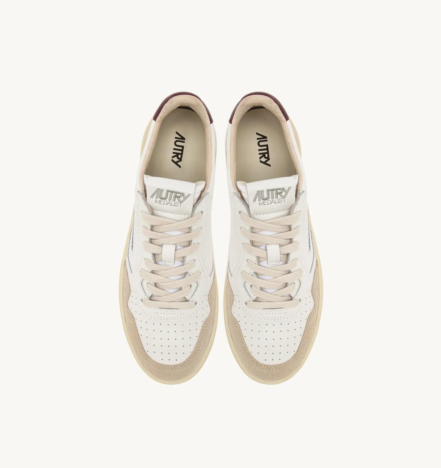 SNEAKERS MEDALIST LOW IN SUEDE E PELLE BIANCA E BURGUNDY AULM LS03 AUTRY ACTION SHOES
