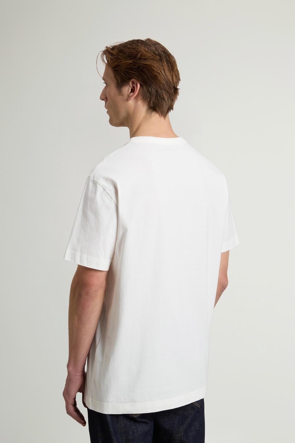 T-shirt in puro cotone con logo<BR/> CFWOTE2012MRUT5334 8270 WOOLRICH