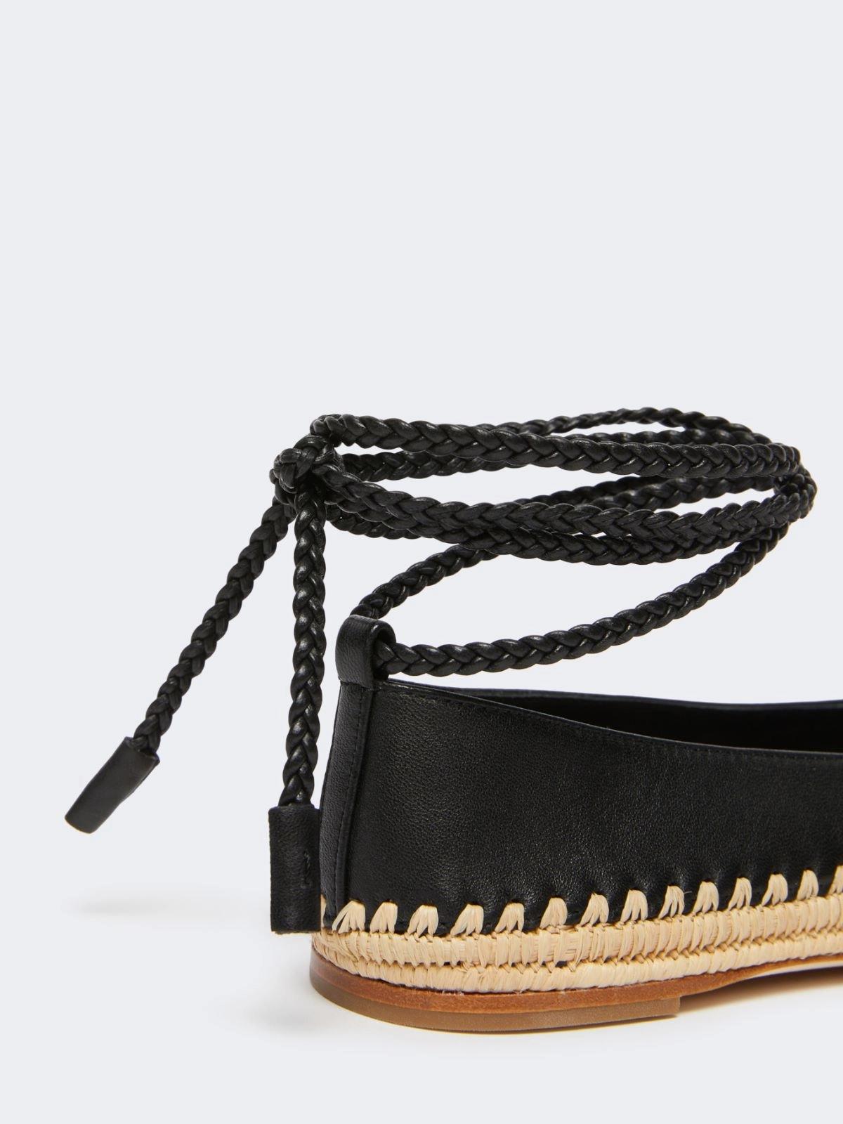 Ballerine in nappa e rafia - Nero<BR/> MXASTALLO 002 WEEKEND