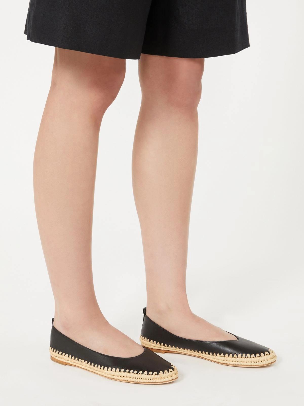 Ballerine in nappa e rafia - Nero<BR/> MXASTALLO 002 WEEKEND