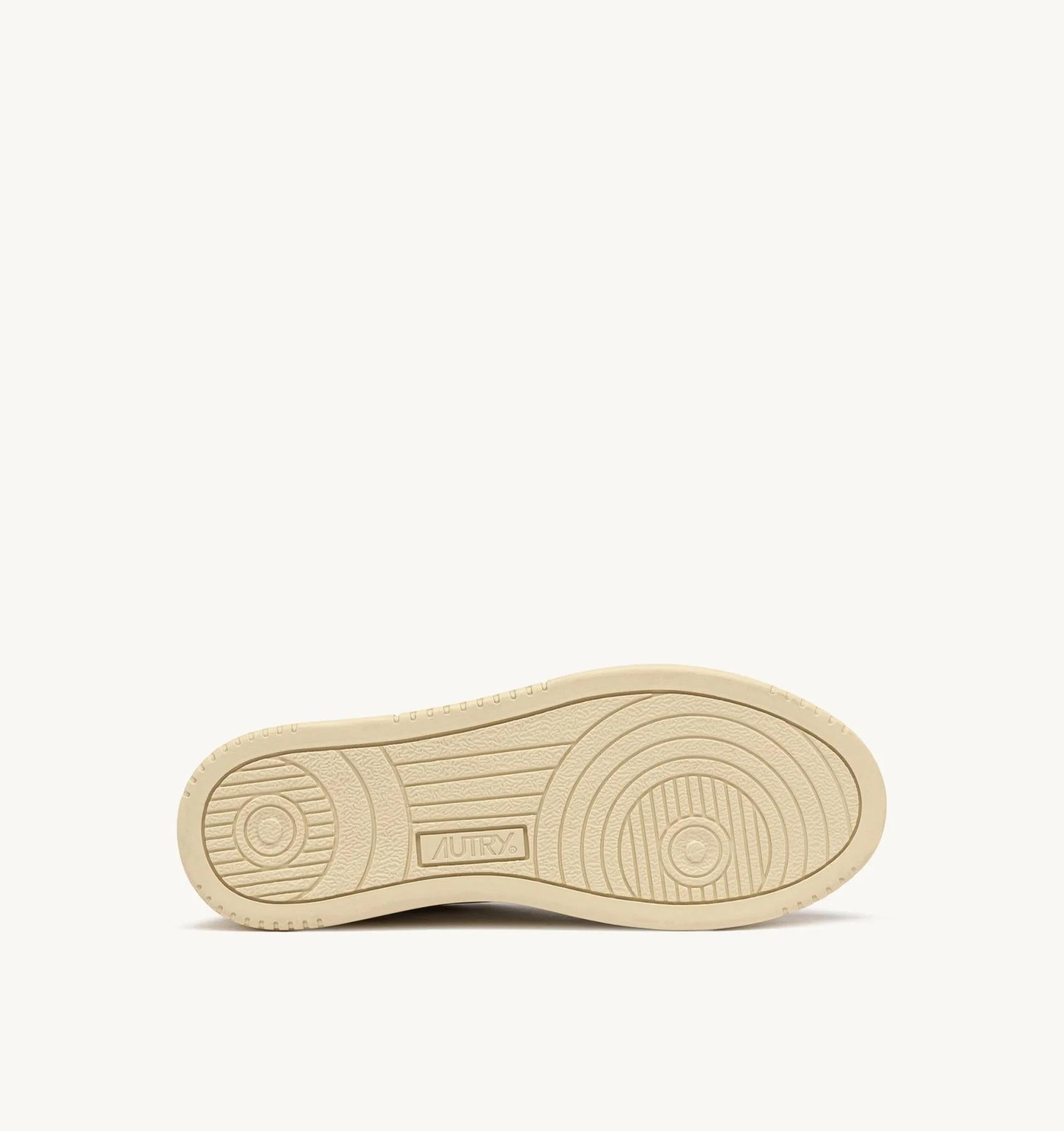 SNEAKERS MEDALIST LOW IN SUEDE E PELLE BIANCA E BROWN SUGAR<BR/> AULM LS02 AUTRY ACTION SHOES