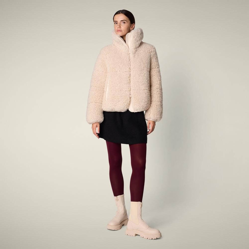 Piumino donna mod. Kennie in shearling animal free beige crema D31990W 40034 SAVE THE DUCK