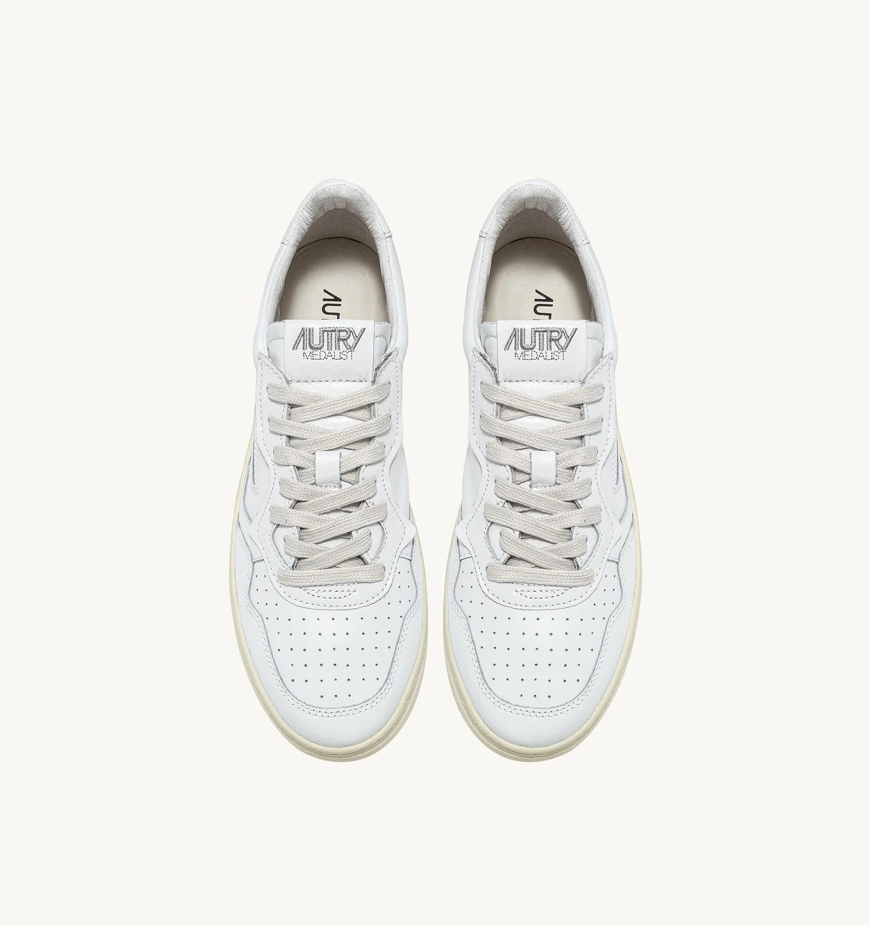 SNEAKERS MEDALIST LOW IN PELLE BIANCA AULM LL15 AUTRY ACTION SHOES