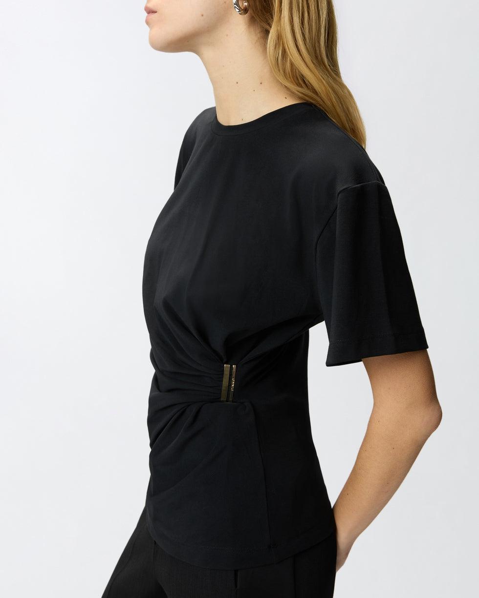 T-shirt con drappeggio e dettaglio dorato<BR/> 106455A35D Z99 PINKO