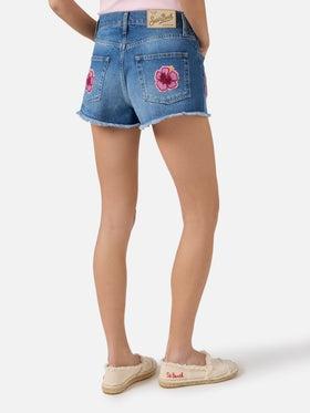 Shorts Musa in denim con patch floreali ricamate<BR/> MUS0001 02196L MC2 SAINT BARTH