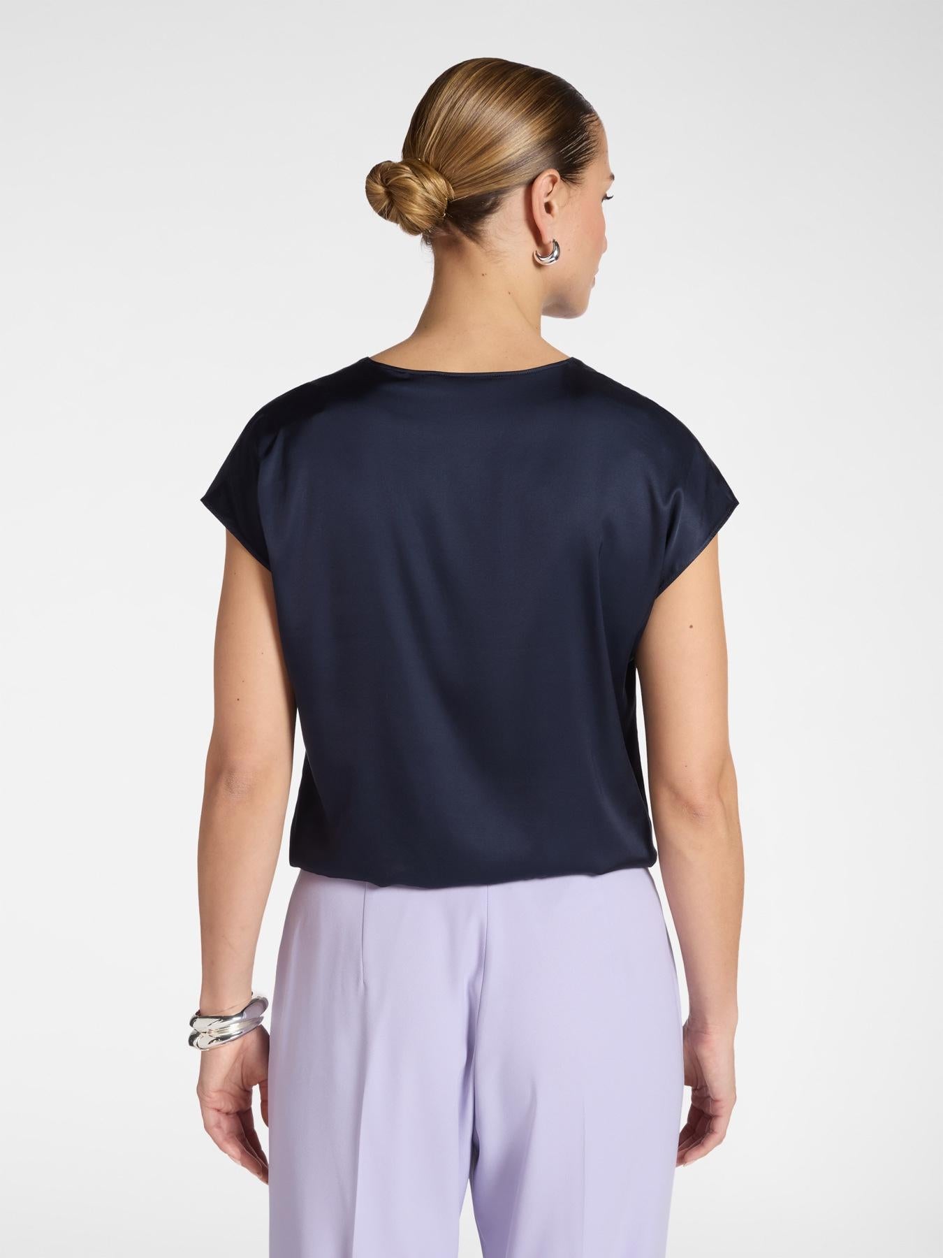 Blusa in raso con scollo a V<BR/> 2002P000221N 34 ELENA MIRO