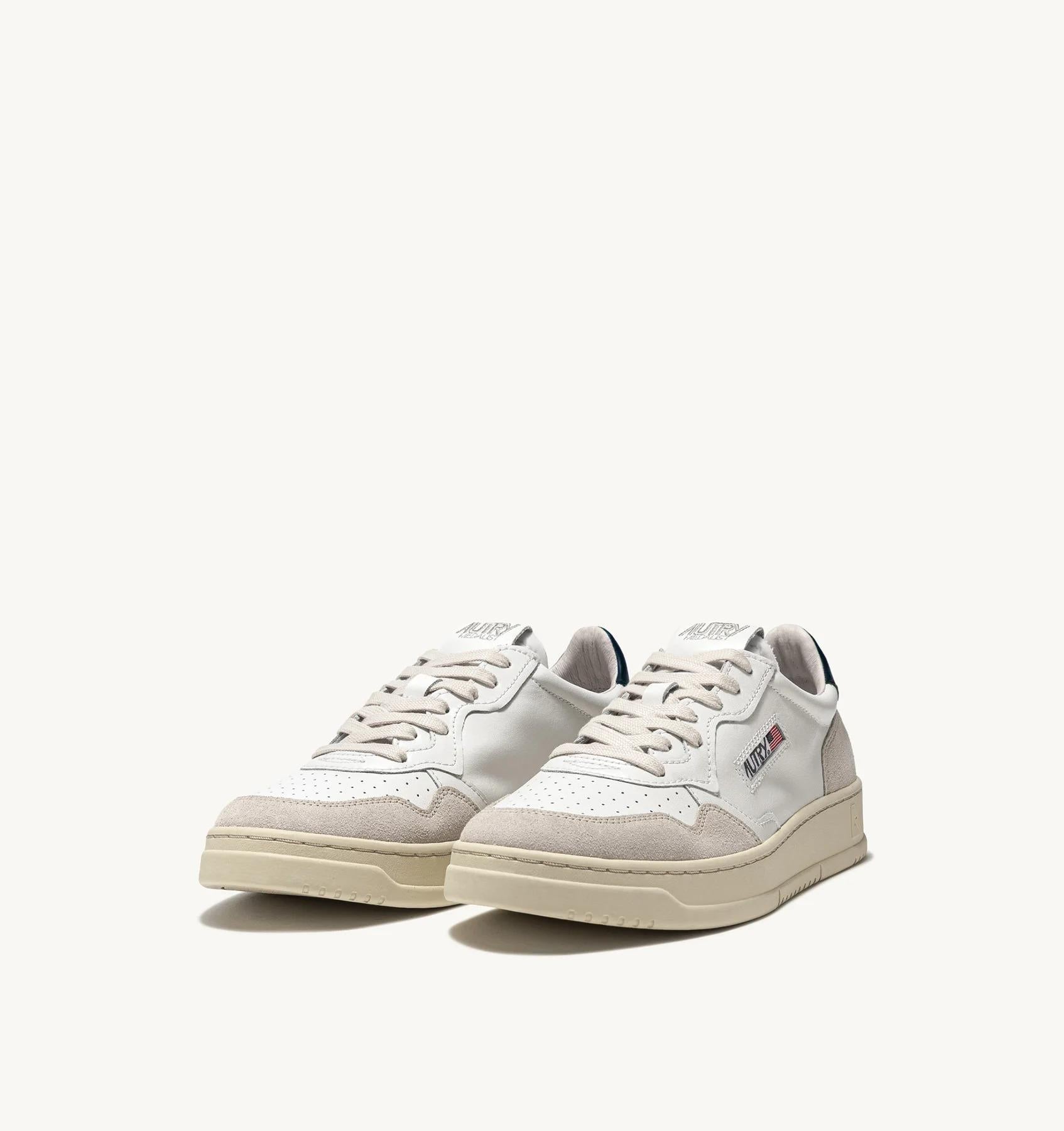 SNEAKERS MEDALIST LOW IN PELLE BIANCA E BLU E SUEDE BEIGE AULM LS28 AUTRY ACTION SHOES