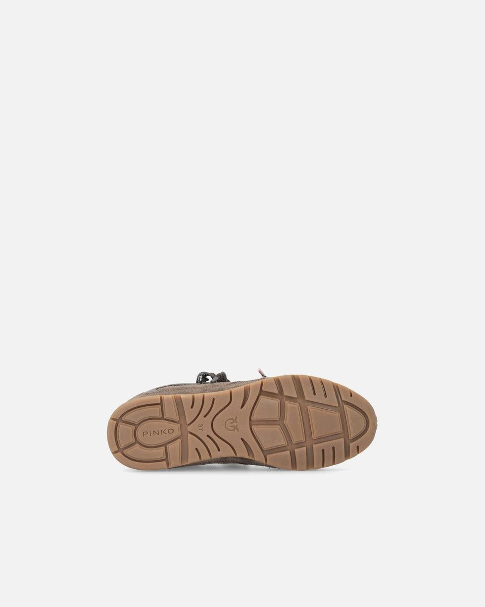 Sneakers con lacci doppi e applicazioni<BR/> SS0185P076 L72 PINKO