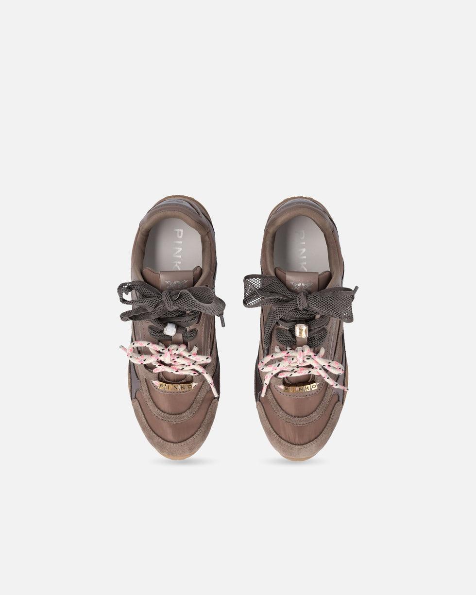 Sneakers con lacci doppi e applicazioni<BR/> SS0185P076 L72 PINKO