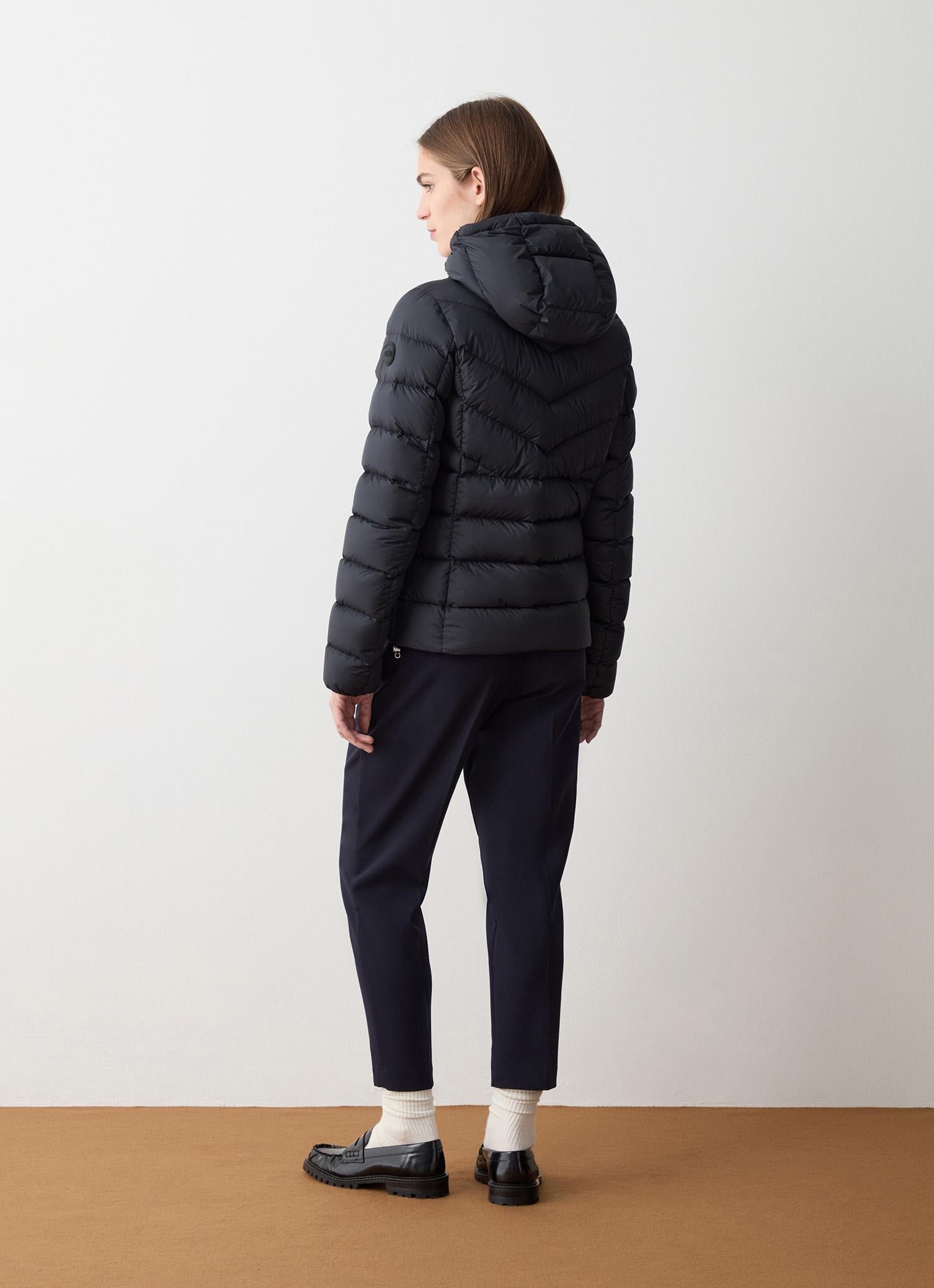 Piumino donna imbottito con cappuccio