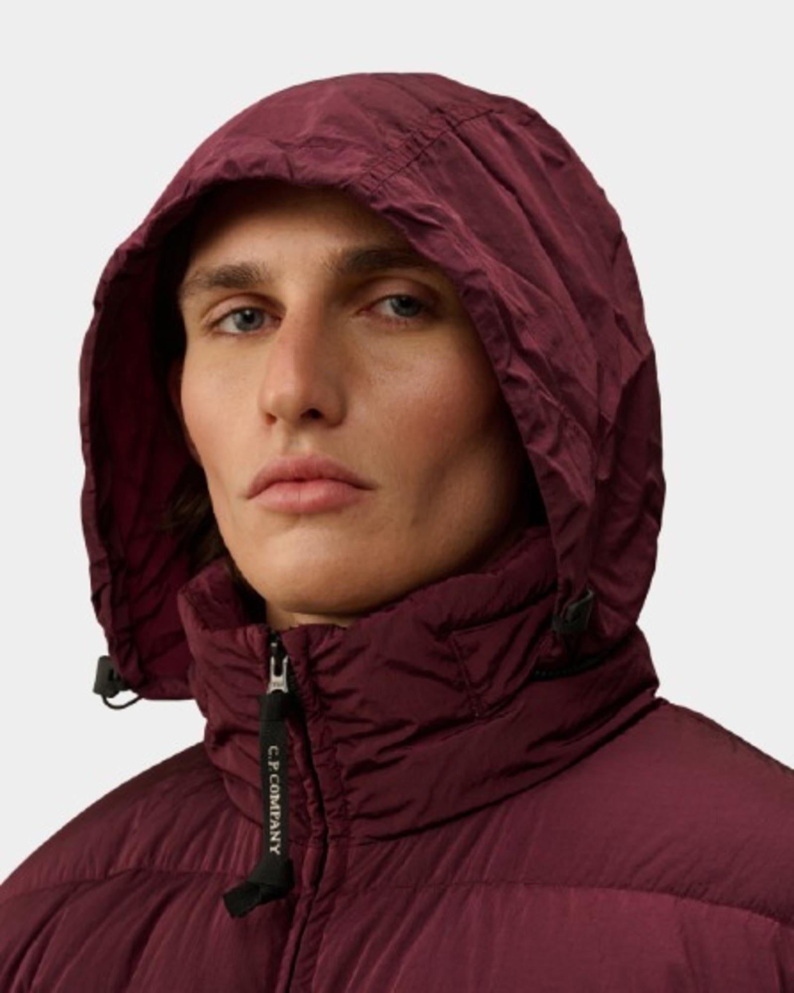 Piumino uomo in tessuto tecnico imbottito i piuma