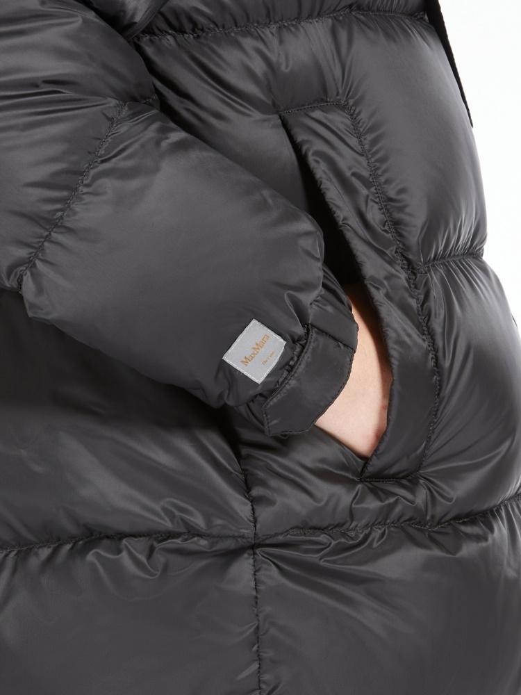 Piumino in tela antigoccia<BR/> SEIA 009 MAX MARA THE CUBE