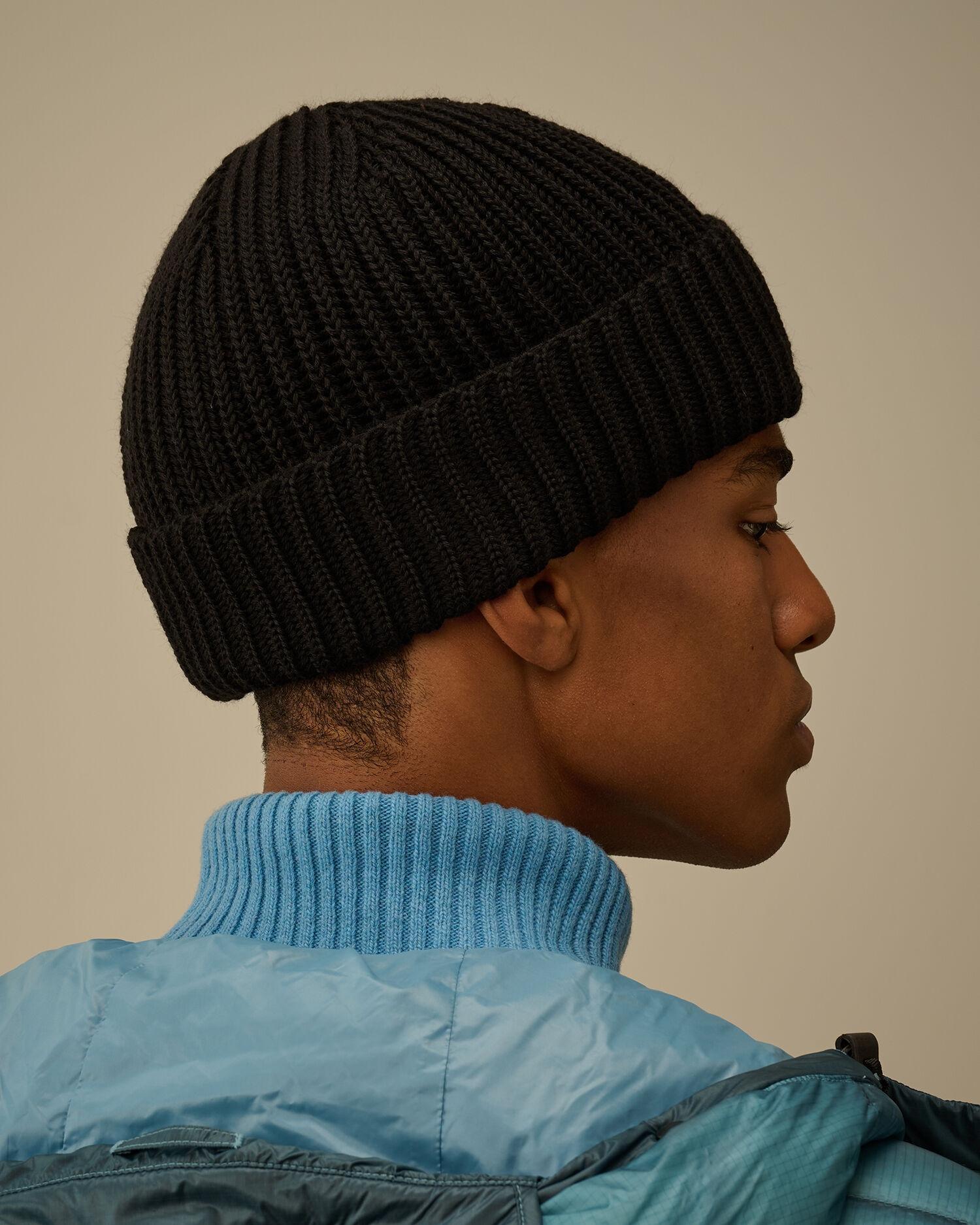 Extrafine Merino Wool Lens Beanie<BR/> CMAC739A 999 C.P. COMPANY