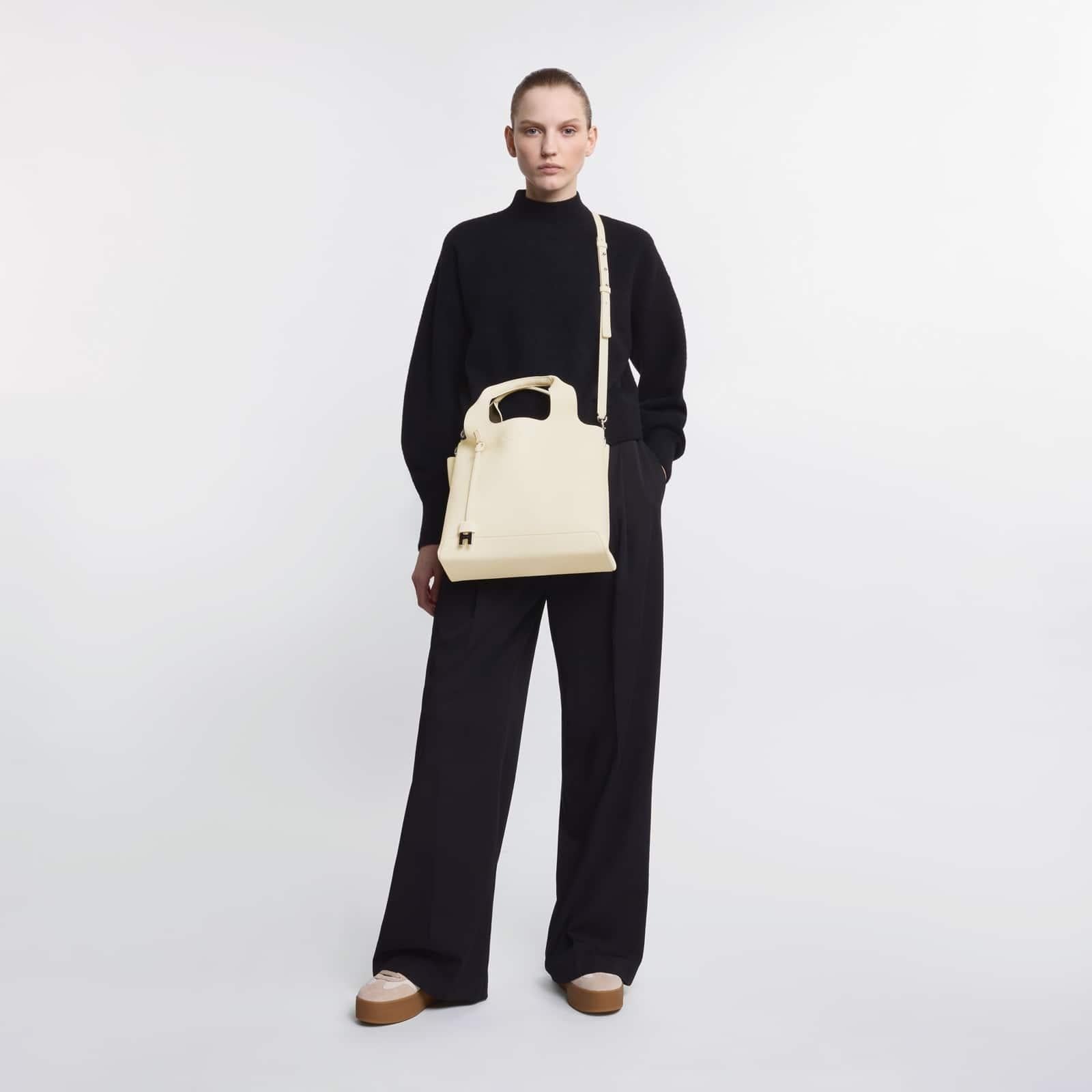 Shopping Bag<BR/>Avorio KBW01RA0200TH1 B013 HOGAN