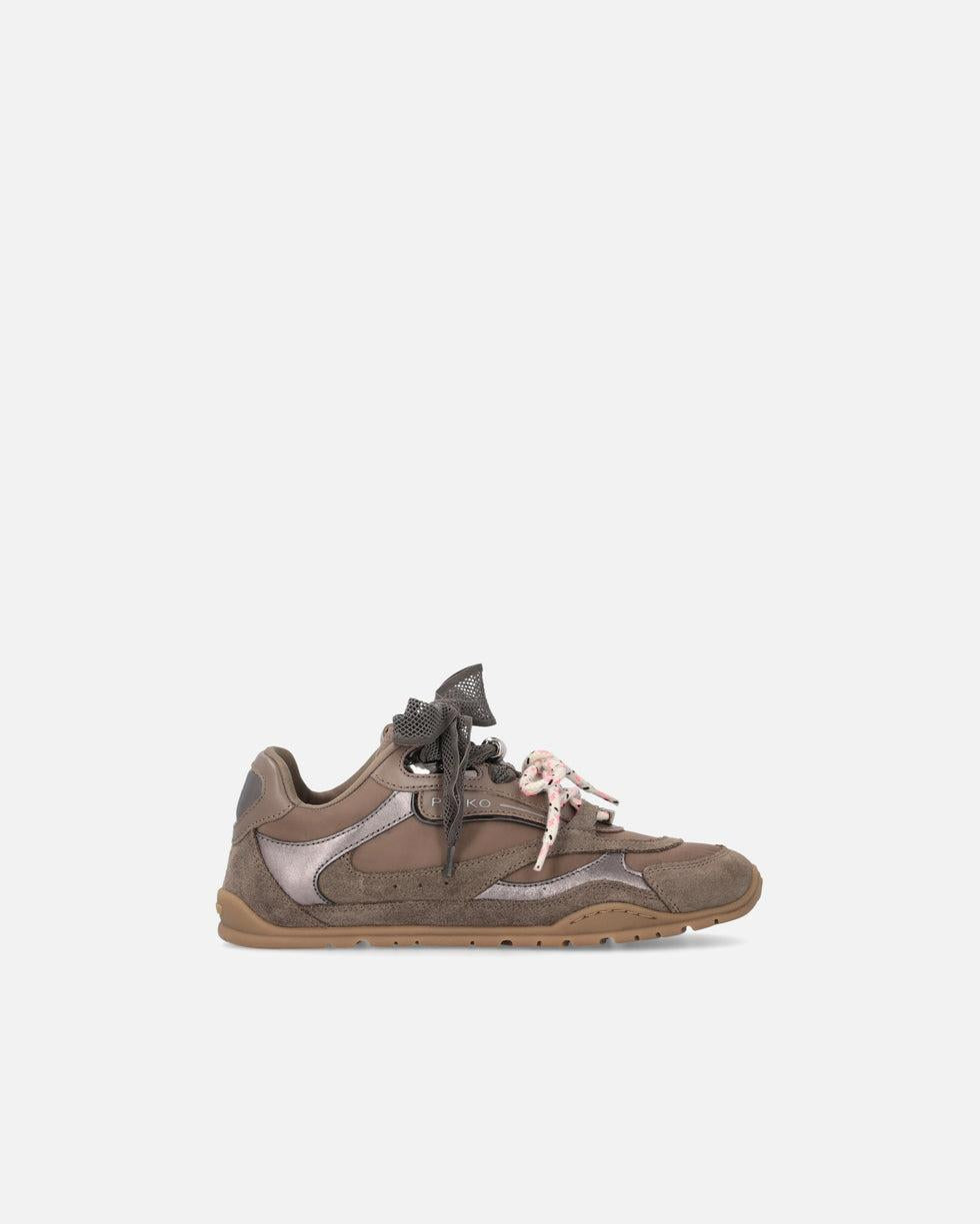 Sneakers con lacci doppi e applicazioni<BR/> SS0185P076 L72 PINKO