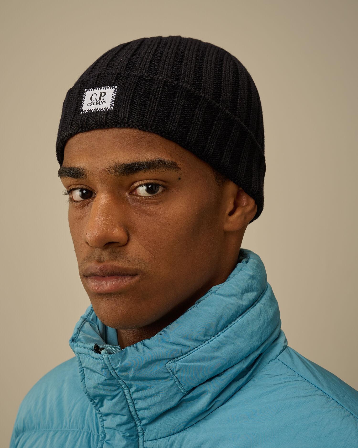 Extrafine Merino Wool Logo Beanie CMAC738A 888 C.P. COMPANY