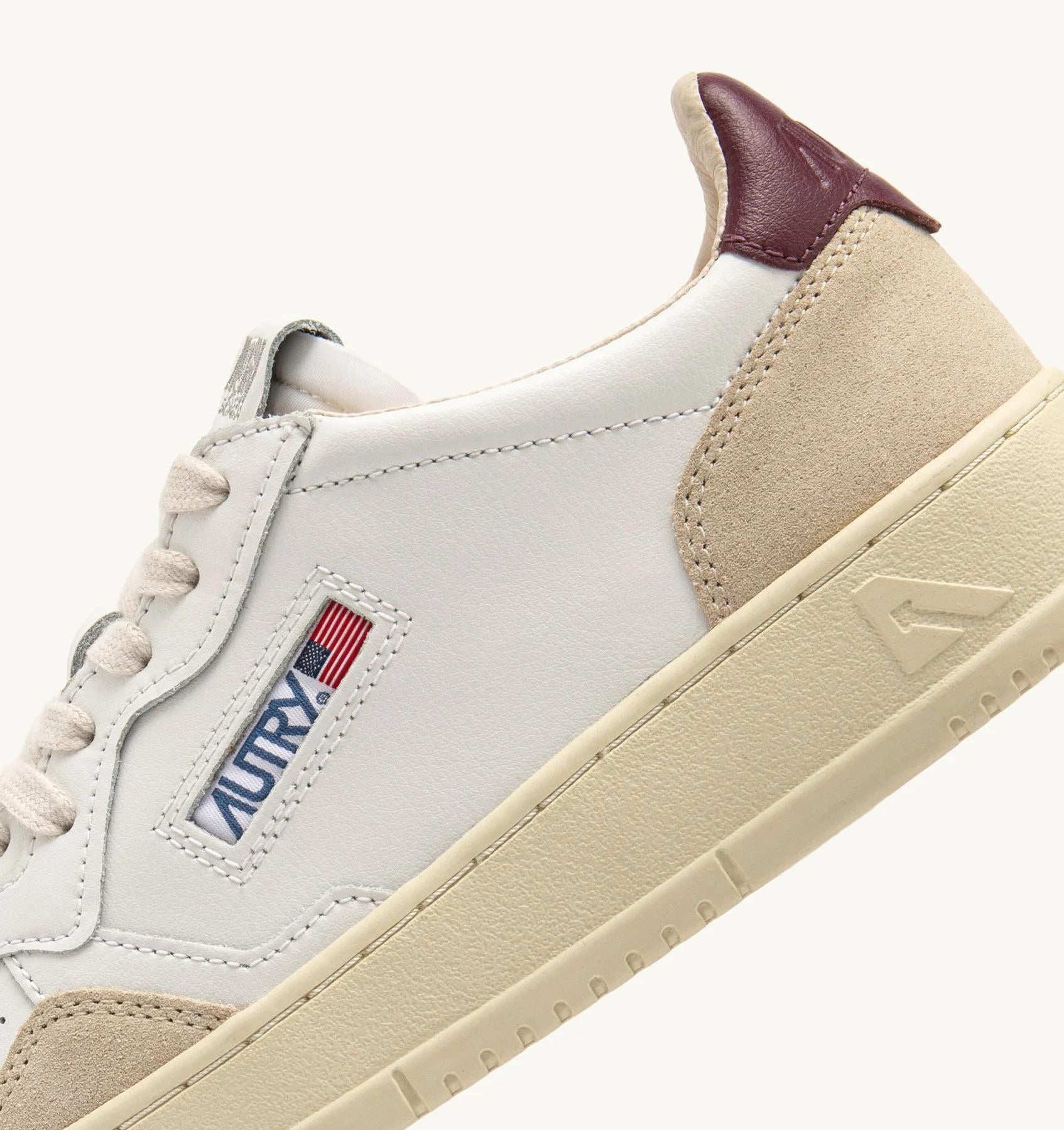 SNEAKERS MEDALIST LOW IN SUEDE E PELLE BIANCA E BURGUNDY AULM LS03 AUTRY ACTION SHOES