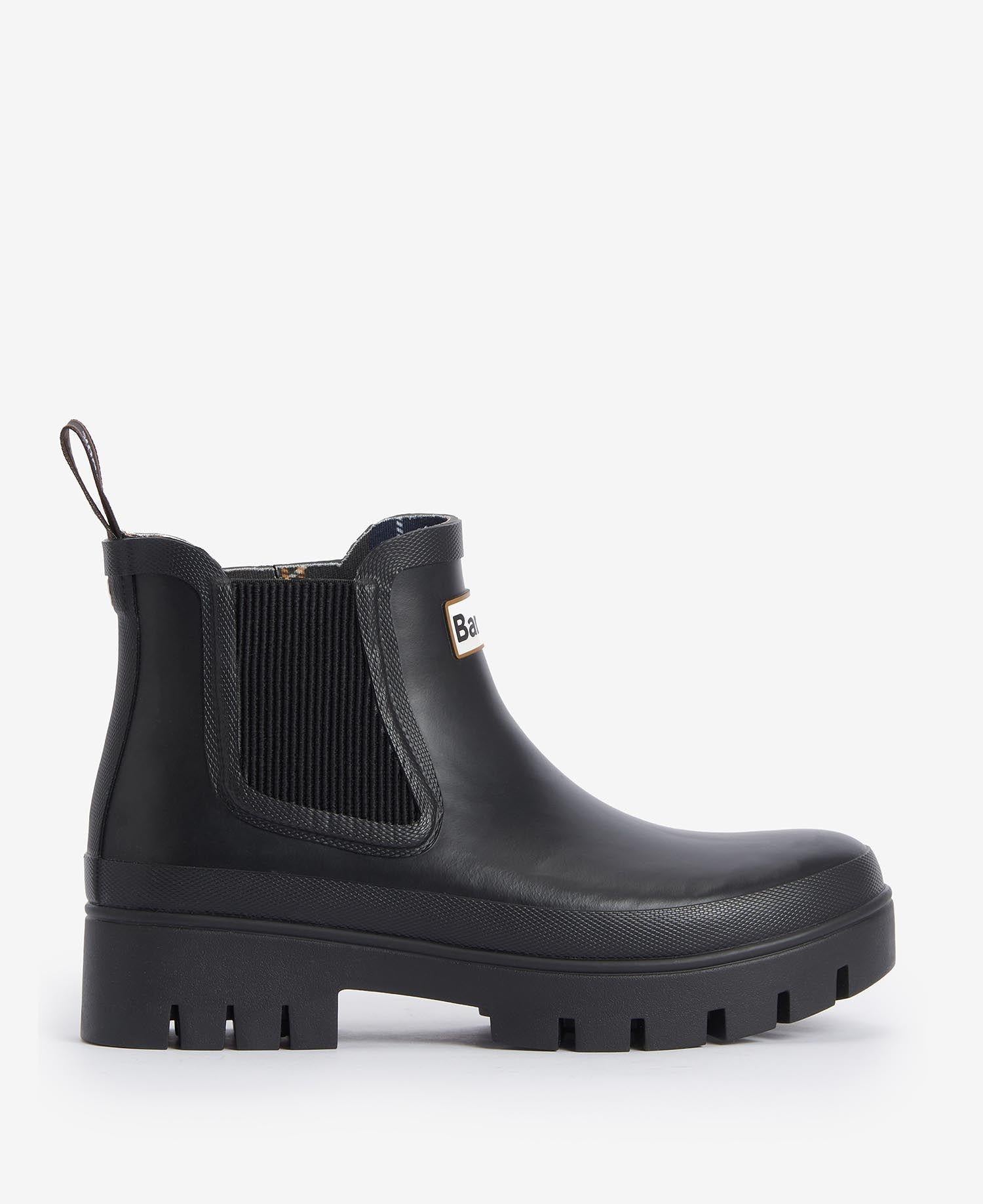Rubber boot with tank
