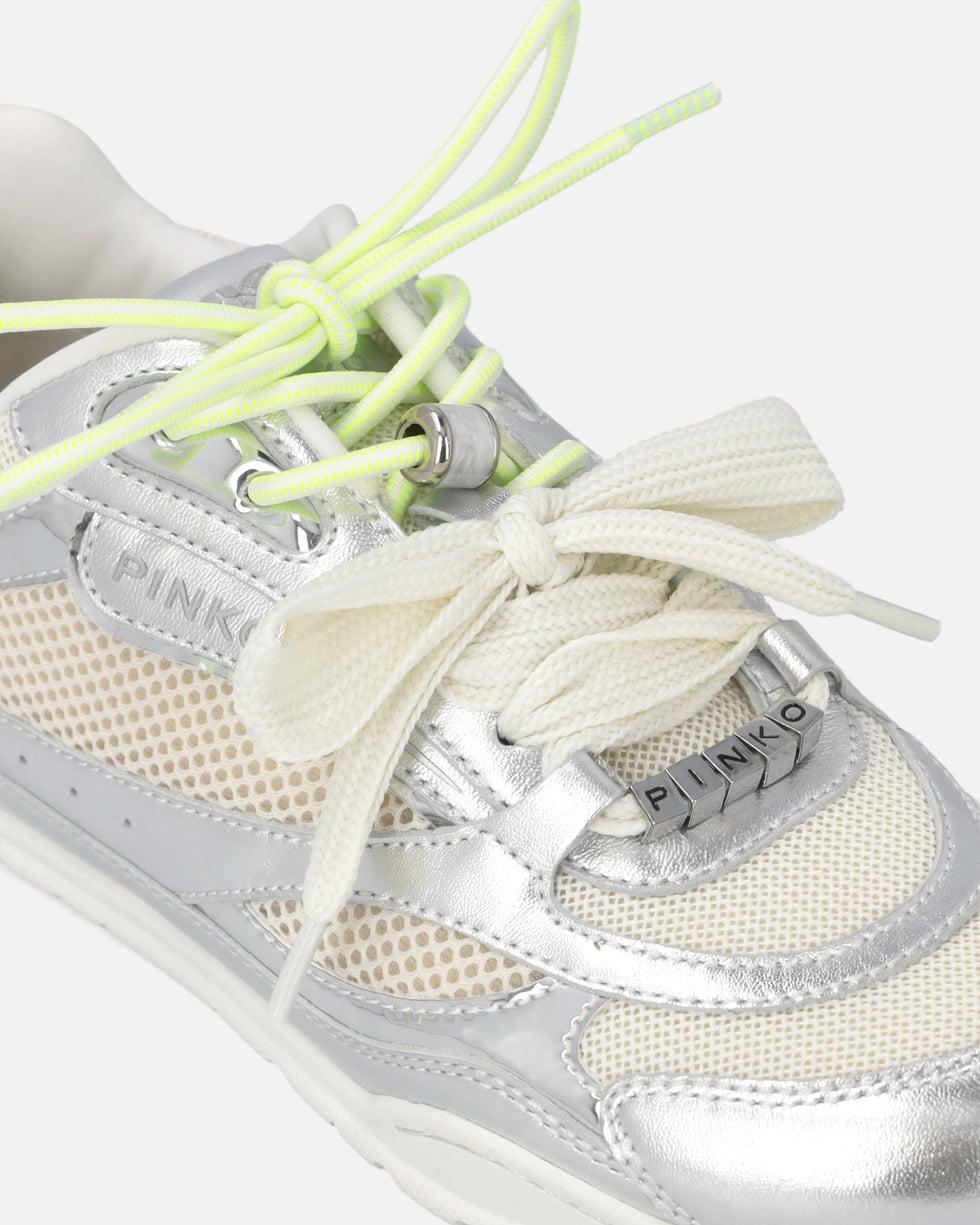 Sneakers laminate con lacci doppi e applicazioni gioiello<BR/> SS0185P146 ZZF PINKO