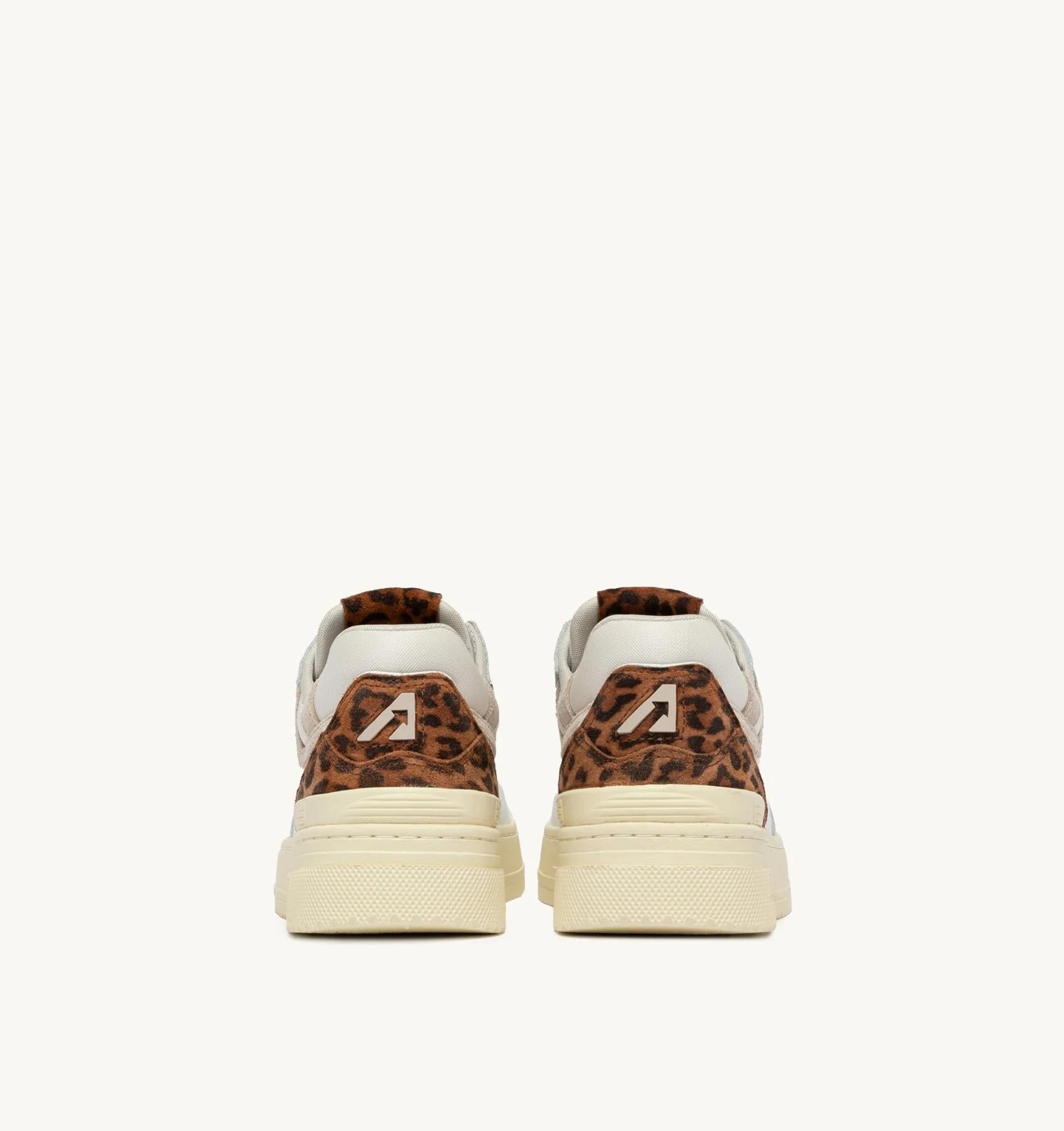 SNEAKERS CLC LOW IN PELLE BIANCA E LEOPARD<BR/> ROLW UV01 AUTRY ACTION SHOES